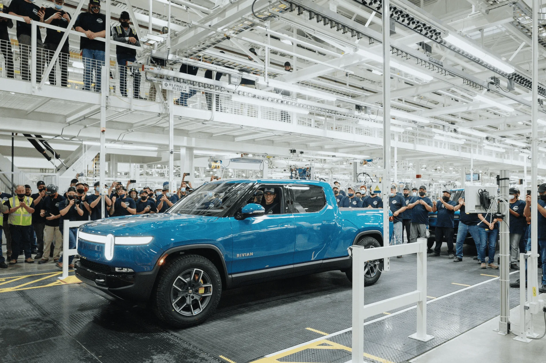 Rivian R1T R1S Rivian Beats Tesla, GM, and Ford to market with Electric Pickup 1631653162461