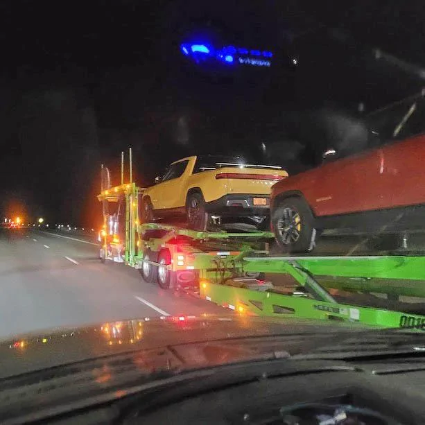 Rivian R1T R1S Truckload of R1T spotted heading to Colorado Truckload R1T trucks