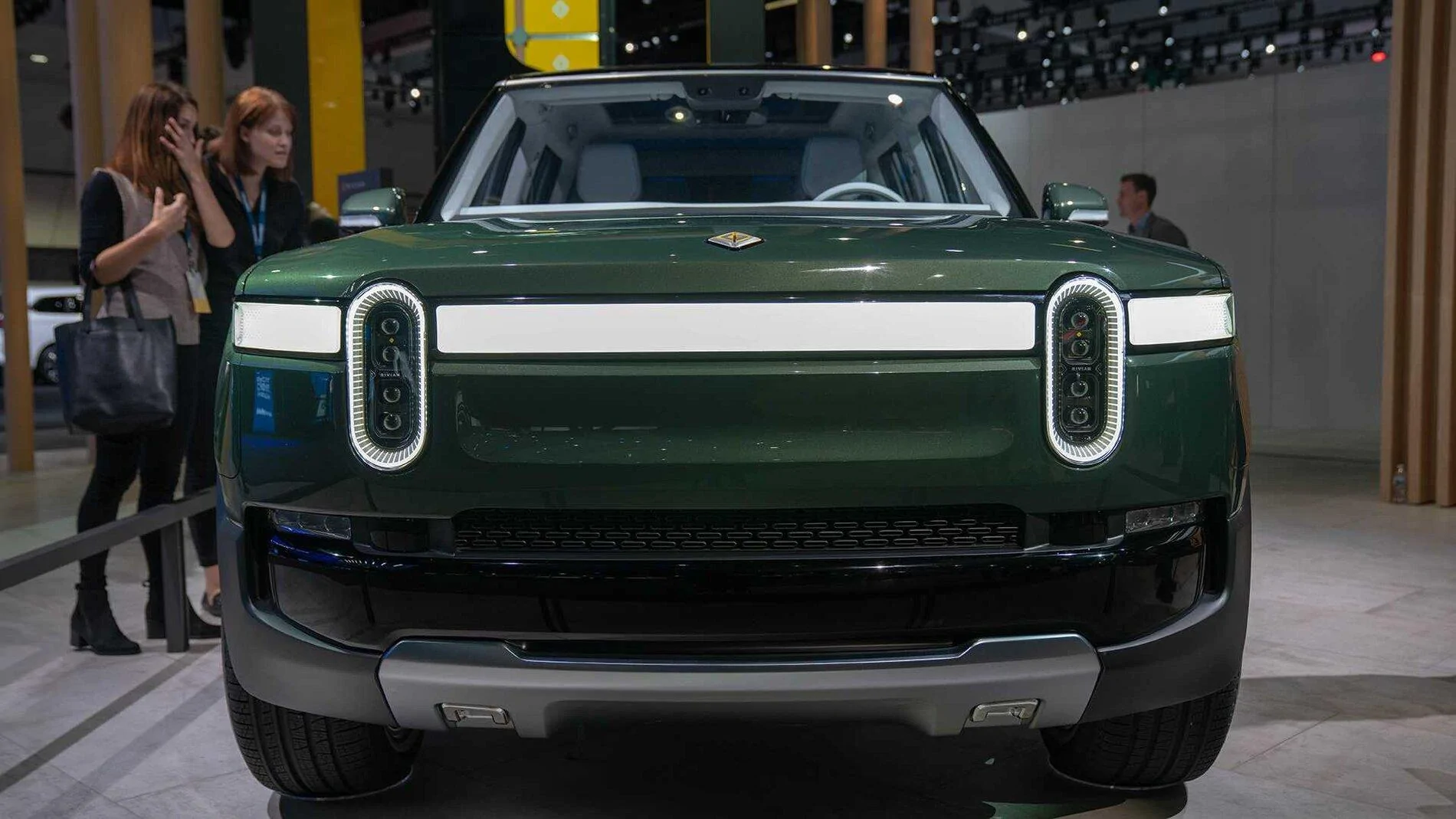Rivian R1T R1S FOREST GREEN R1T Photos Forest Green Rivian R1S 2