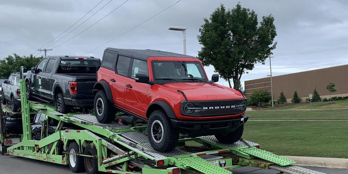 Rivian R1T R1S Truckload of R1T spotted heading to Colorado 2021-bronco-delivery-delivered-1624890107
