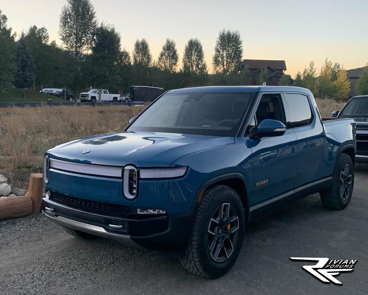 Rivian R1T R1S First Midnight R1T + Other Rivians Spotted at Breckenridge, CO Press Drive Event ⛰ Rivian Blue R1T Rivian