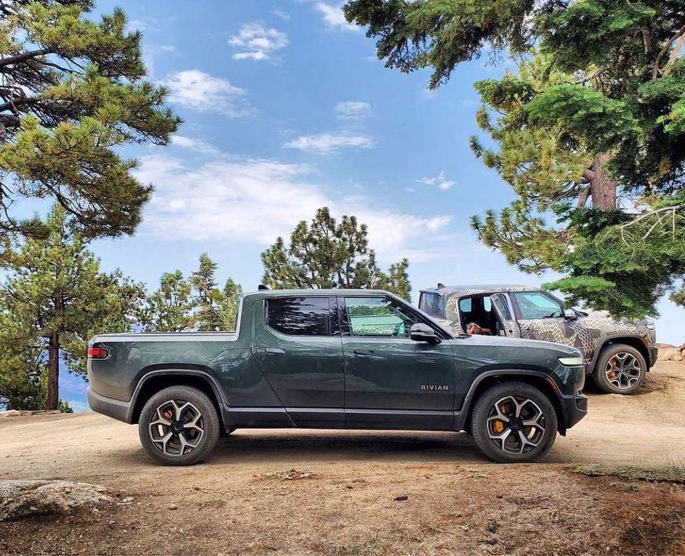 Rivian R1T R1S FOREST GREEN R1T Photos Forest Green Rivian R1T Truck