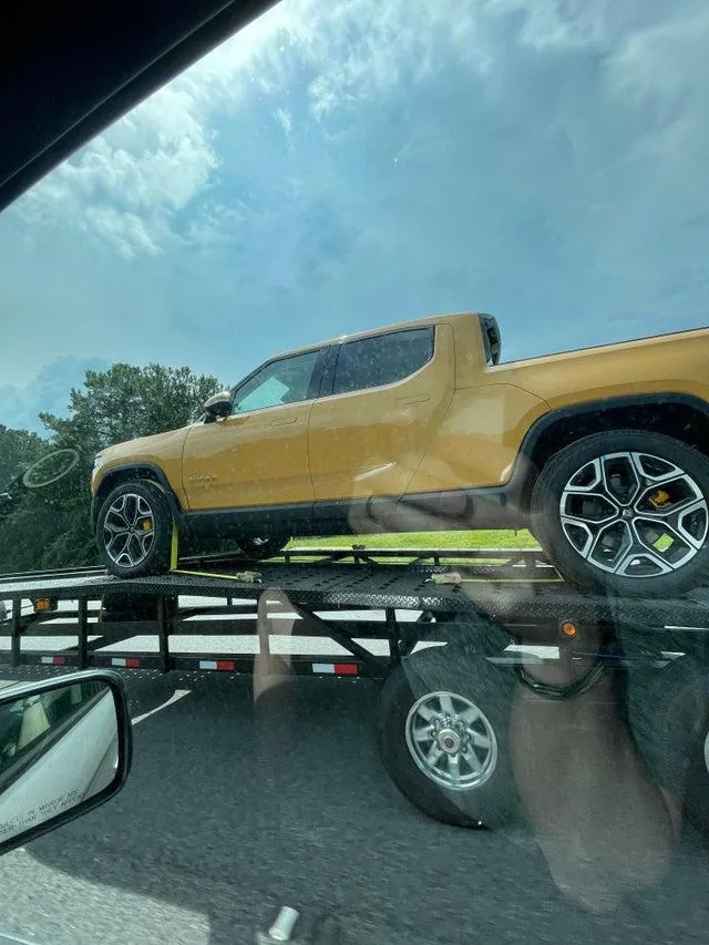 Rivian R1T R1S COMPASS YELLOW R1T Photos frp1evg7u3o71