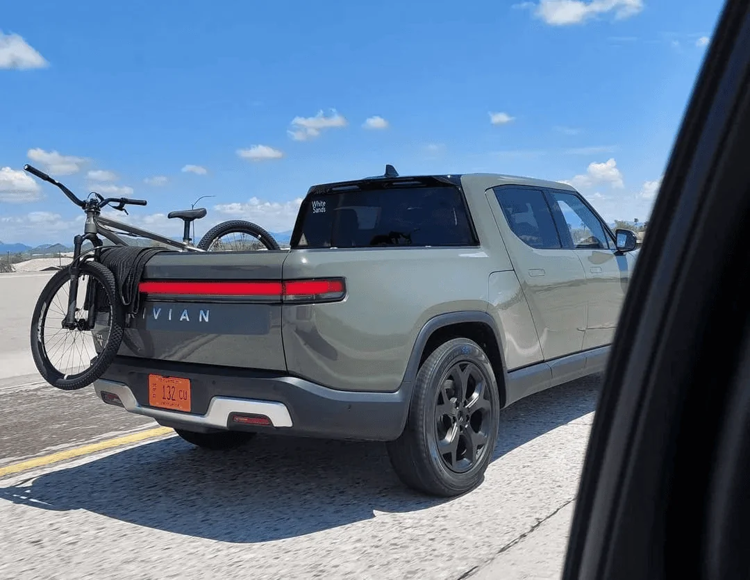 Rivian R1T R1S Paranoia about colors / resemblance to other manufacturers i see all the time 1632065028123