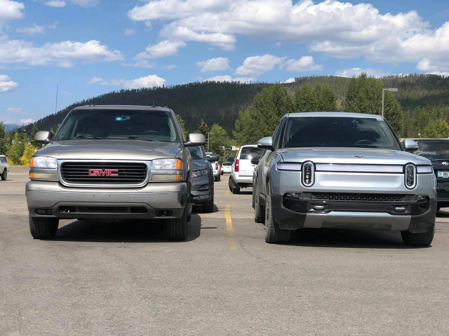 Rivian R1T R1S LA SILVER Rivian Photos LA Silver R1T Rivian truck