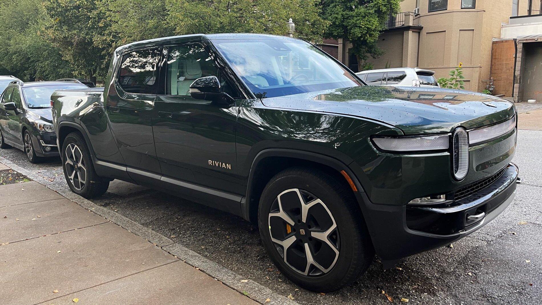 Rivian R1T R1S FOREST GREEN R1T Photos Fresh off the assembly line(3)