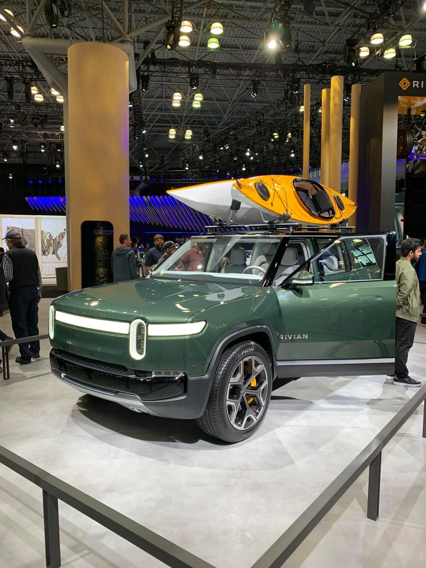 Rivian R1T R1S FOREST GREEN R1T Photos Forest Green Rivian R1S