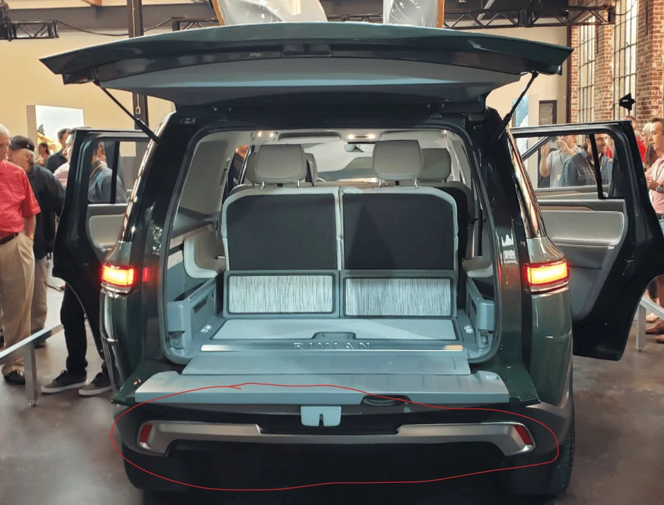 Rivian R1T R1S Slight variations in rear lights 1632154773179