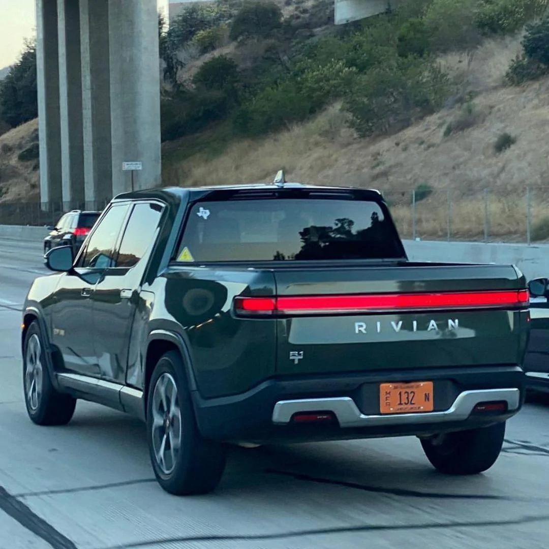 Rivian R1T R1S FOREST GREEN R1T Photos Forest Green R1T Truck