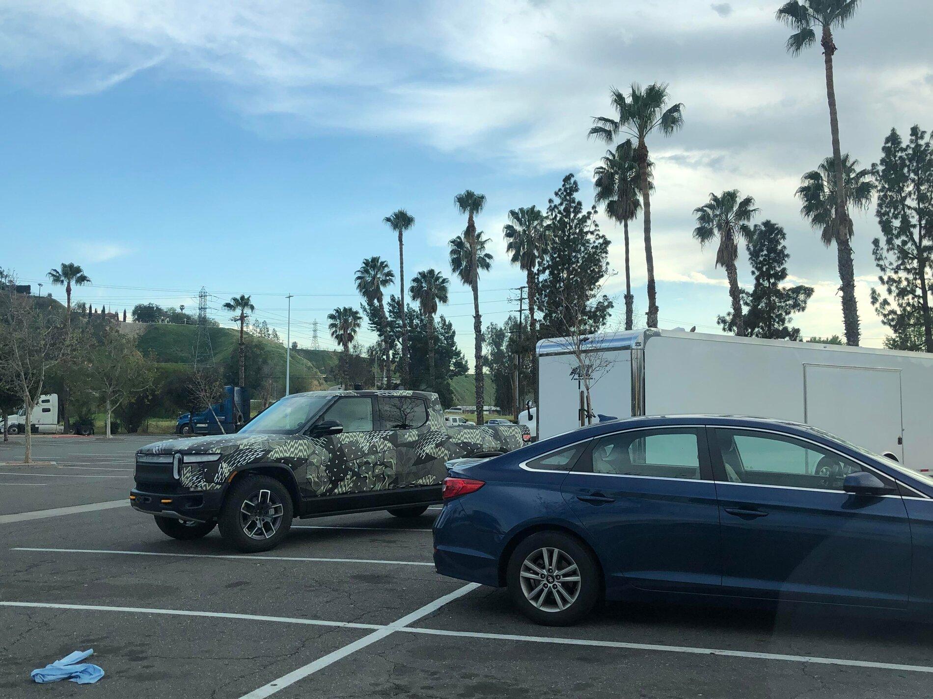 Rivian R1T R1S ? Rivian App Deep Dive Preview: A Breakdown of Future Services oap5sx7ypnq61