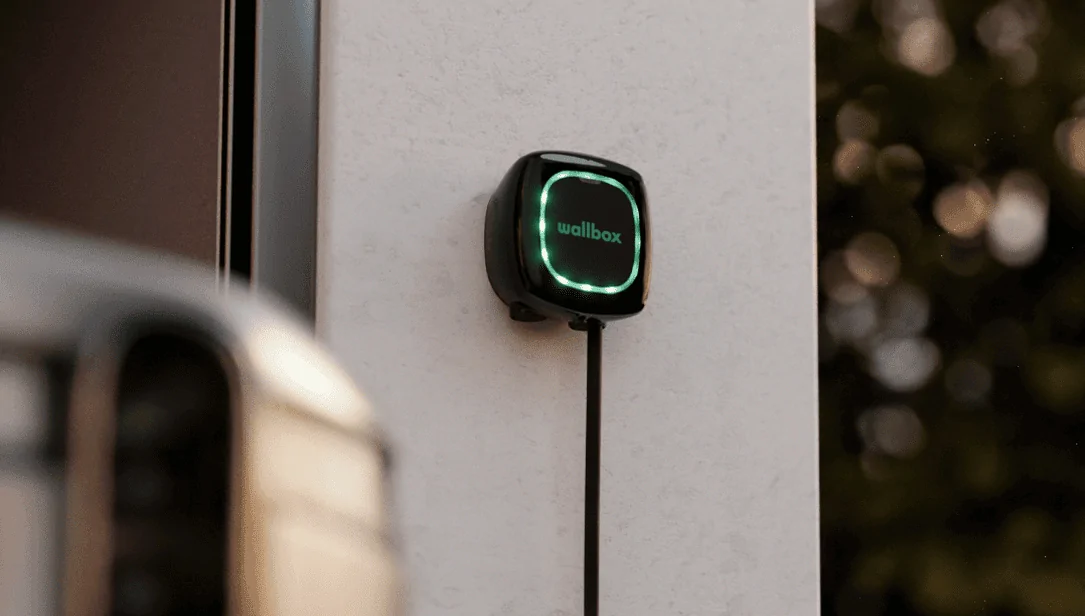 Rivian R1T R1S ? Rivian App Deep Dive Preview: A Breakdown of Future Services 1632345664856