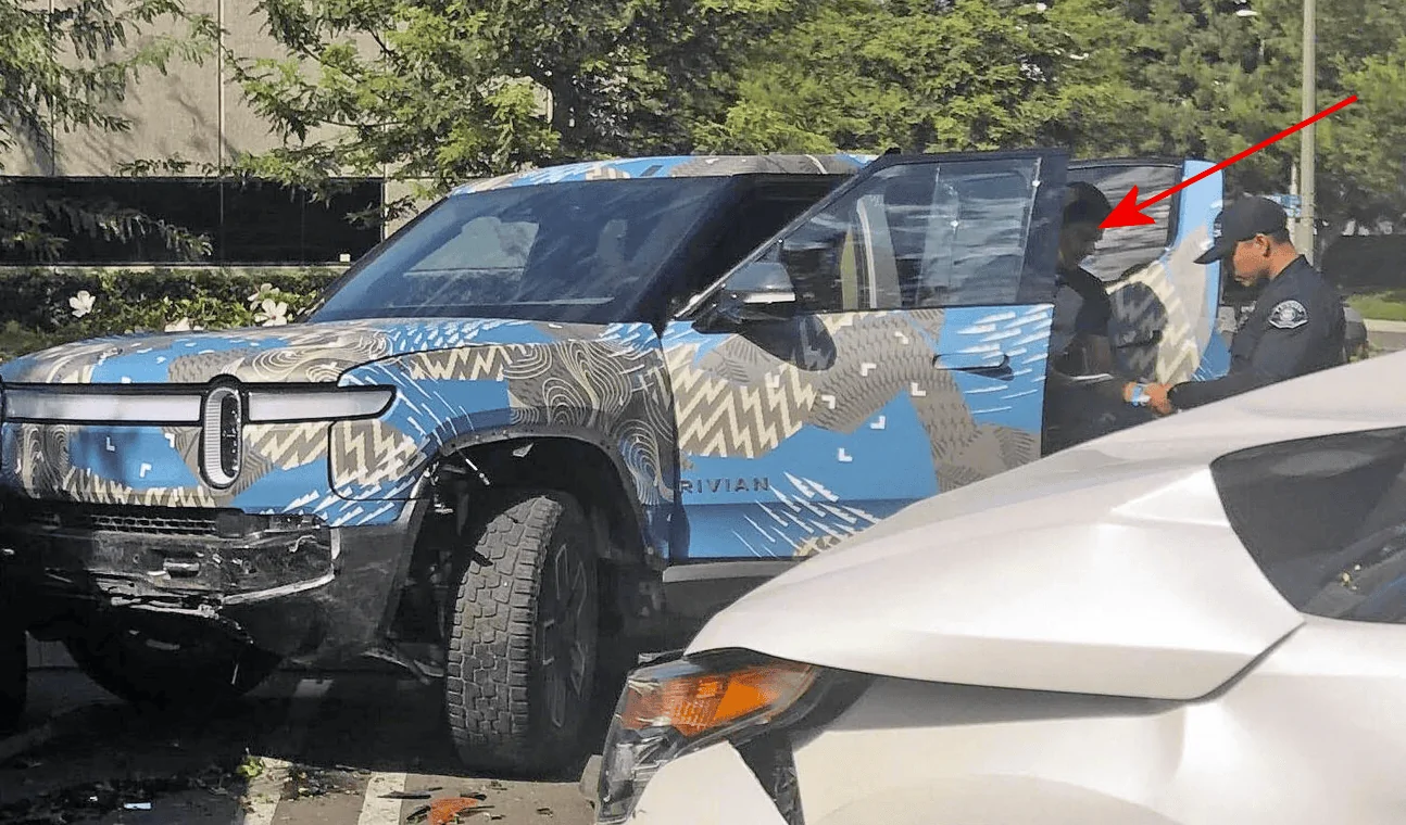 Rivian R1T R1S Rivian R1T first crash ? 1632354200997