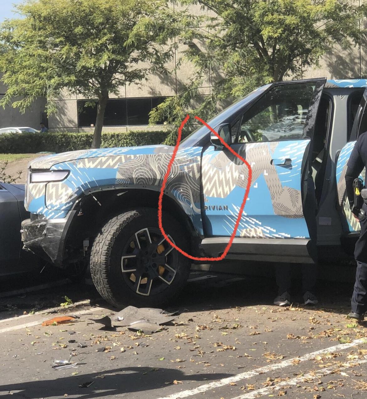 Rivian R1T R1S Rivian R1T first crash ? C7A67A14-A22F-4C7E-AF4E-051F96B204D6