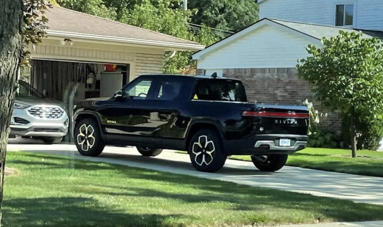 Rivian R1T R1S MIDNIGHT (Black) Rivian Photos Black Midnight Rivian R1T