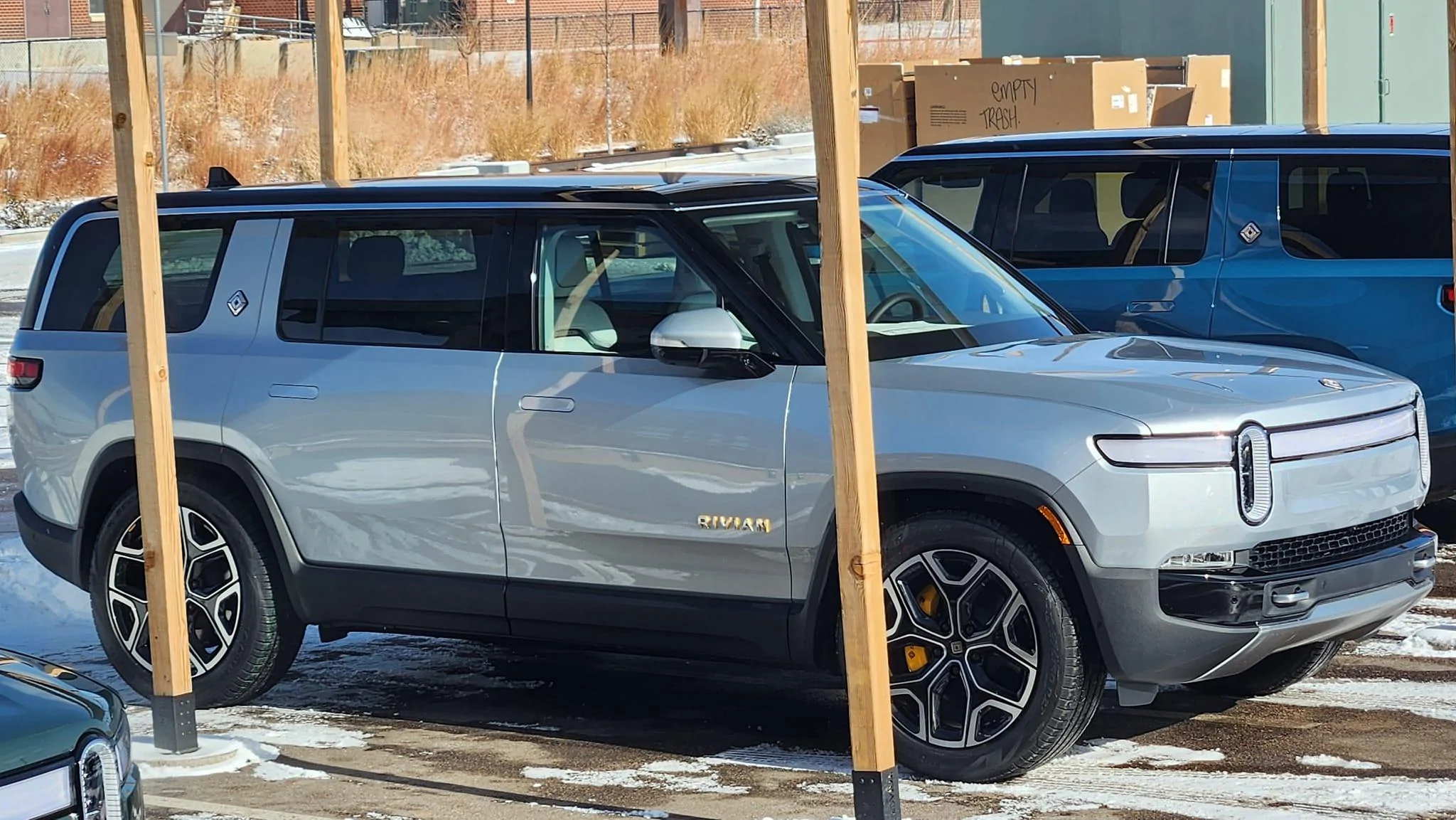 Rivian R1T R1S My R1S delivery adventure. Delivered 1/13/2024 (R2 and R3 vids inside!) 419530935_10227466676026618_3755376799562844575_n