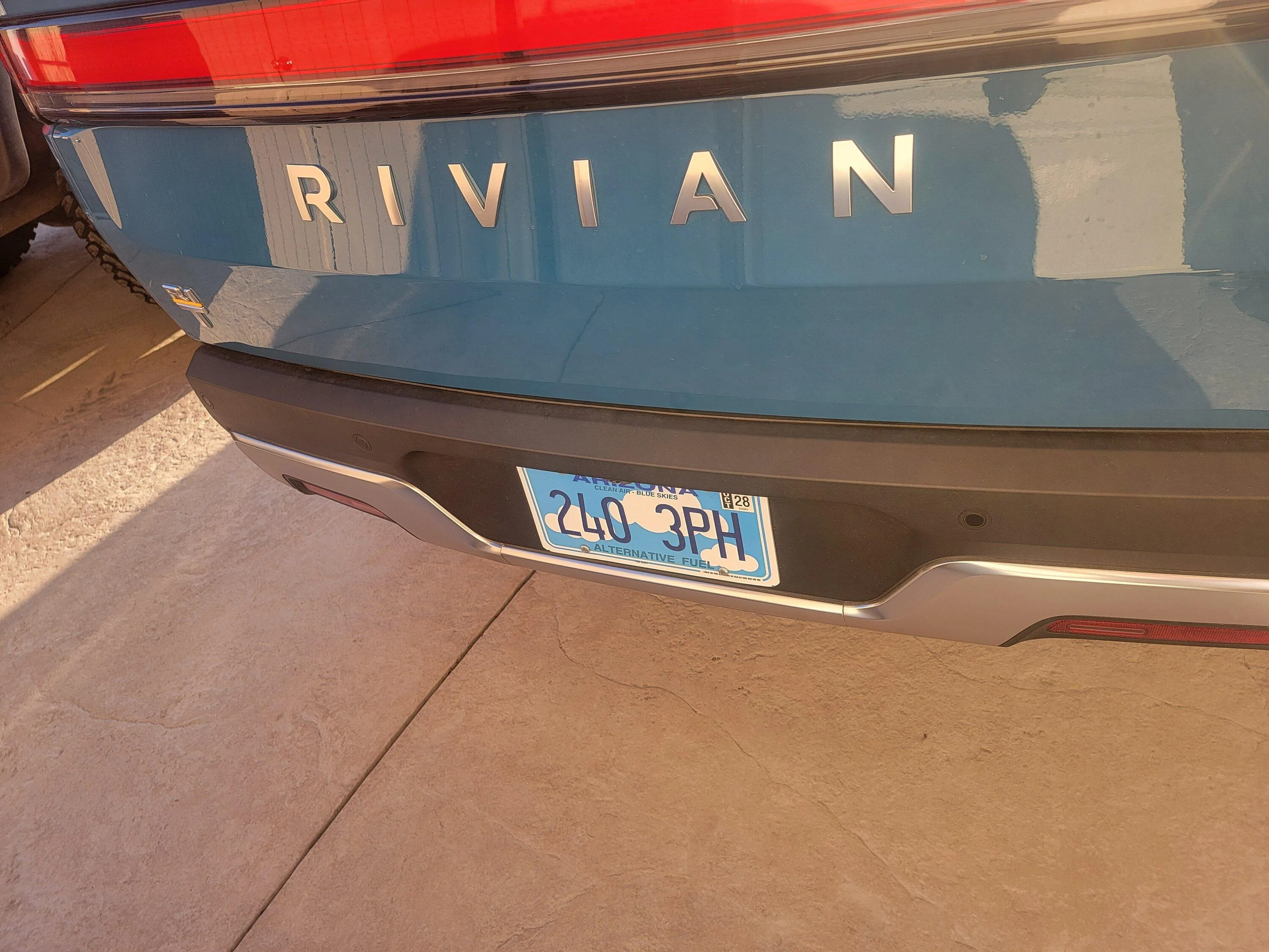 Rivian R1T R1S Show us your Rivian vanity plates! 20240114_080514