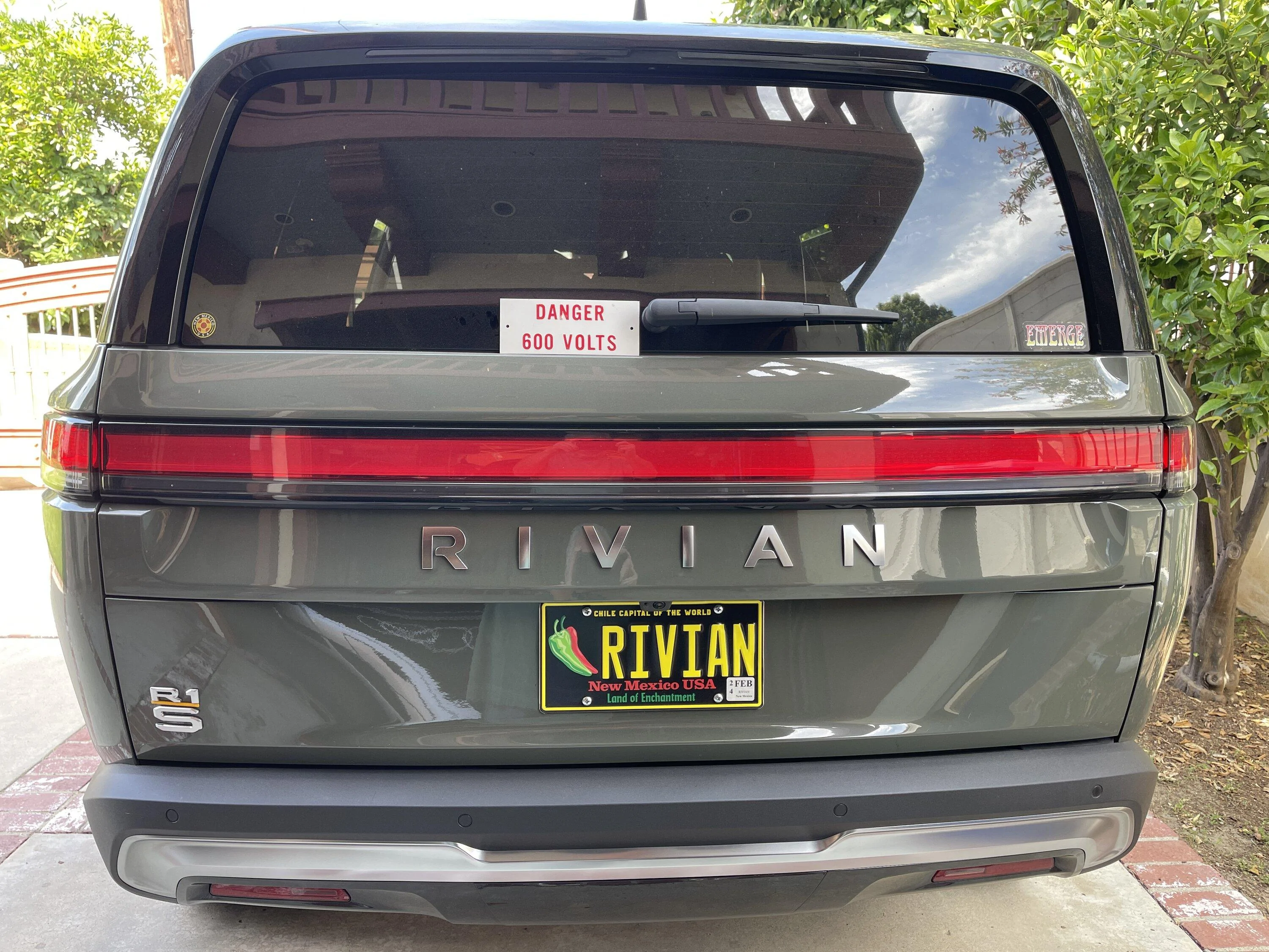 Rivian R1T R1S Show us your Rivian vanity plates! IMG_3904