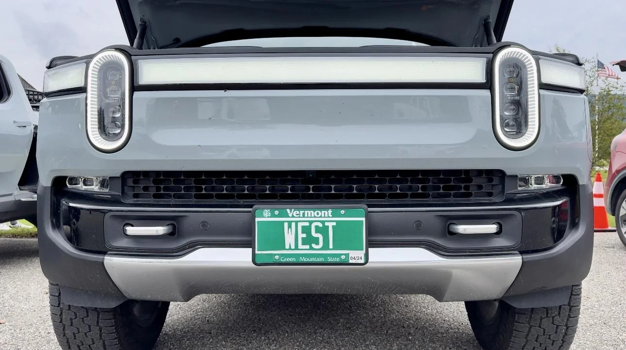 Rivian R1T R1S Show us your Rivian vanity plates! IMG_1364