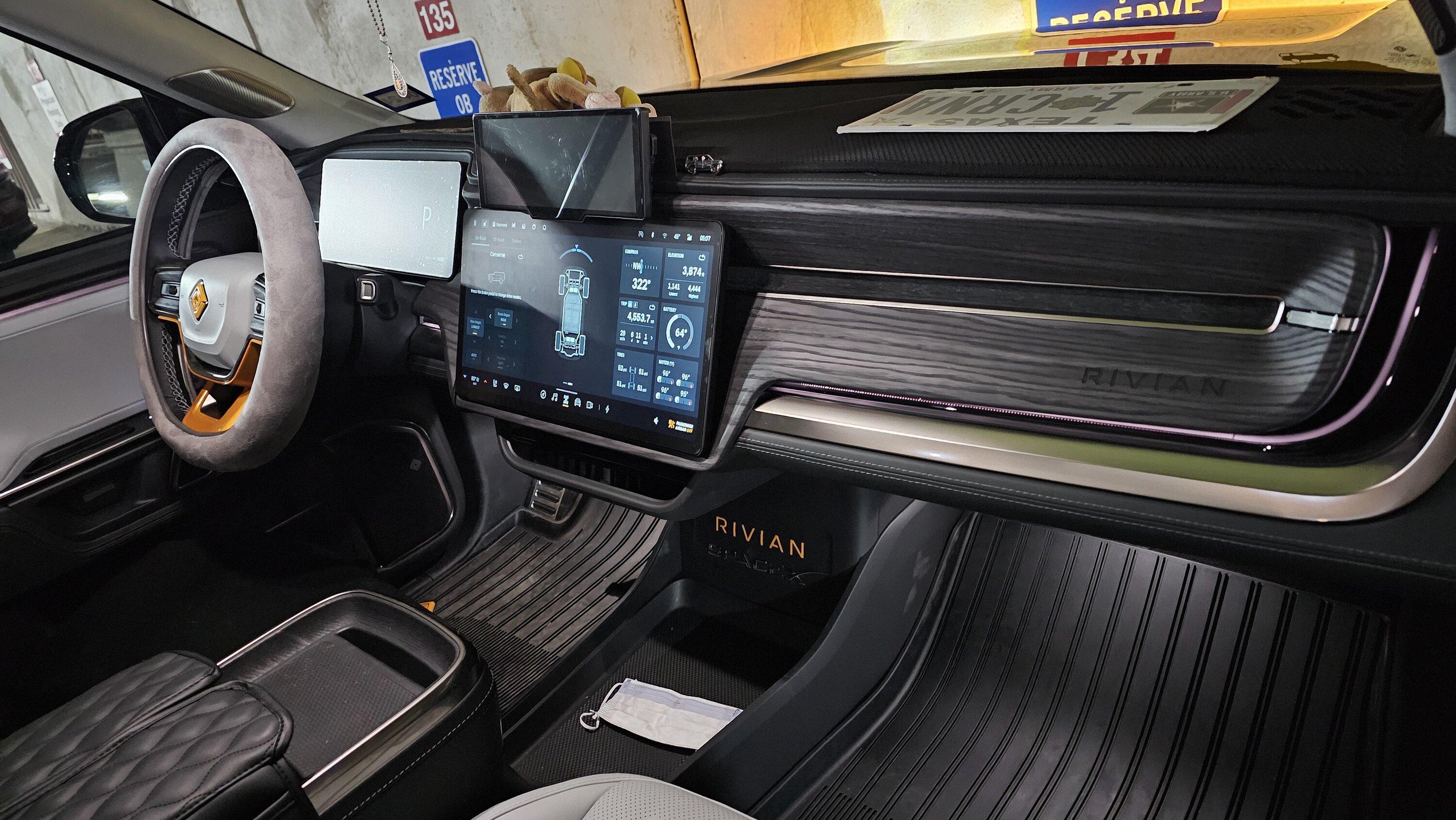 Rivian R1T R1S CarPlay & Android Auto Smart Dash Screen has arrived!  New from EVSportline.com 20240115_050721