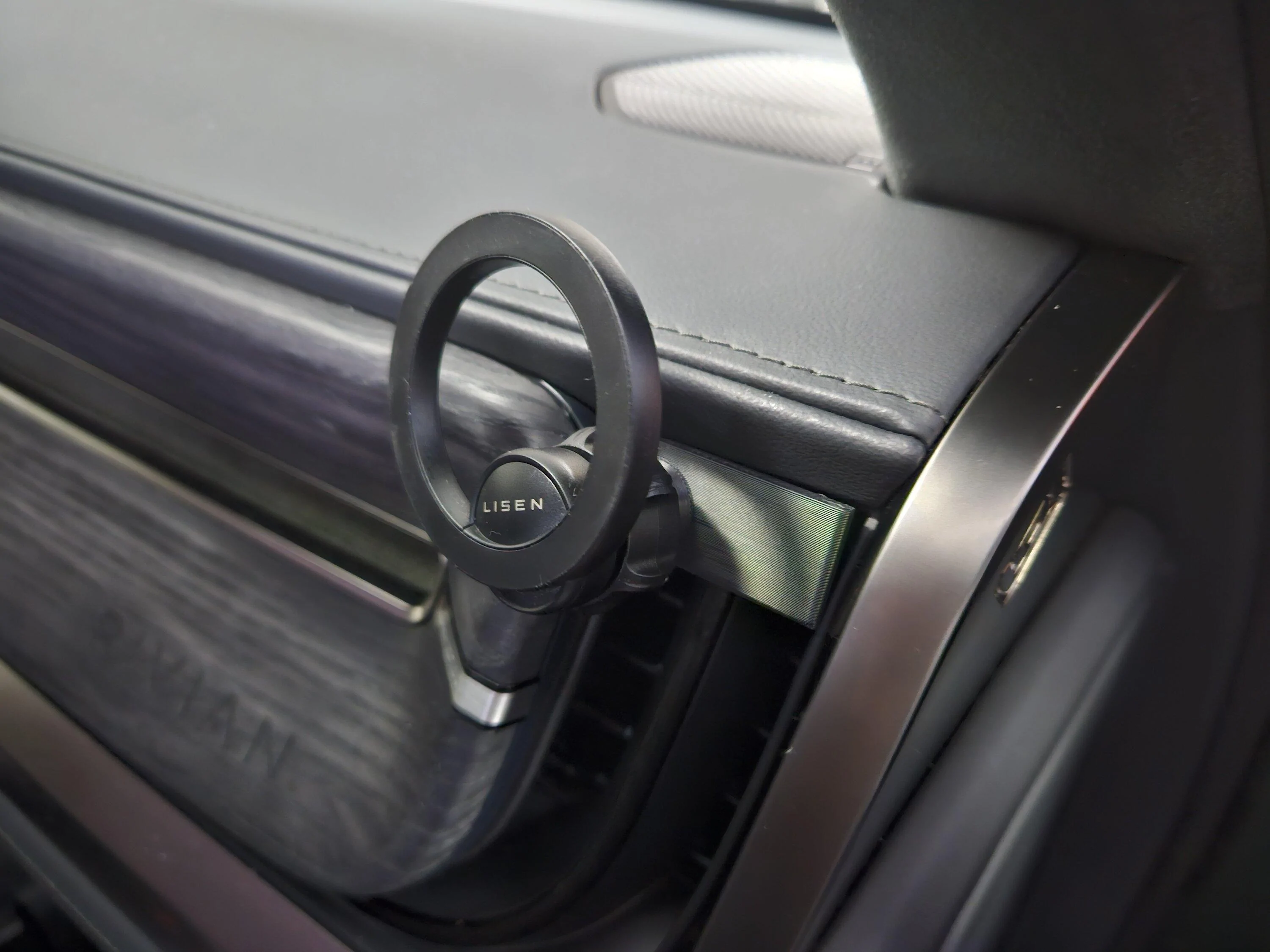 Rivian R1T R1S NEW - OpenSourceEV Parts NextGen Phone Mount - Driver and Passanger 20240107_144953