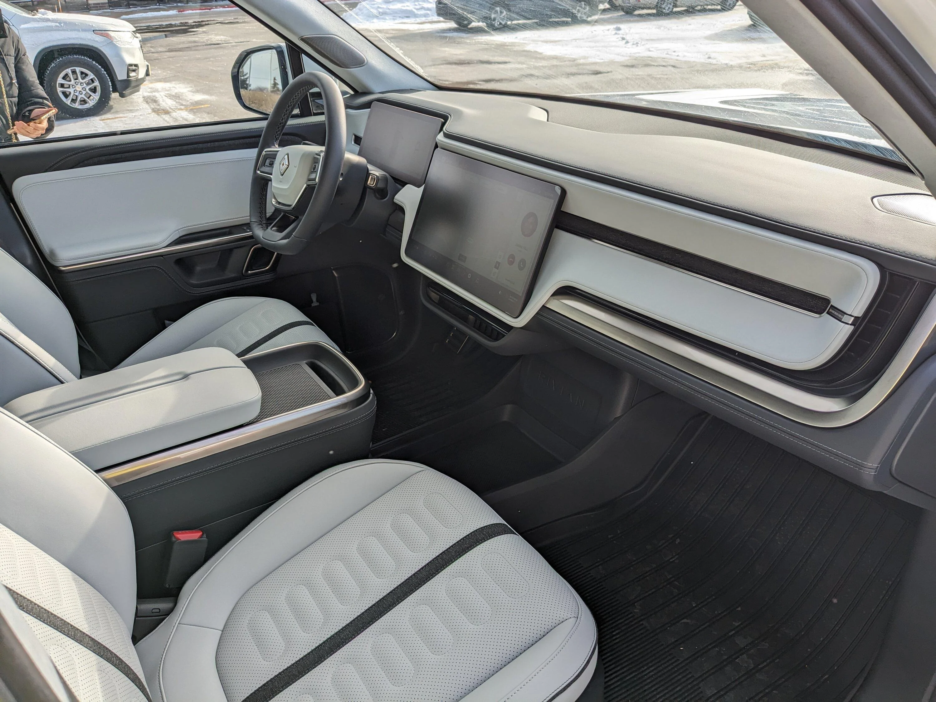 Rivian R1T R1S Full Ocean Coast Interior Photos (without wood trim) PXL_20240113_160024492