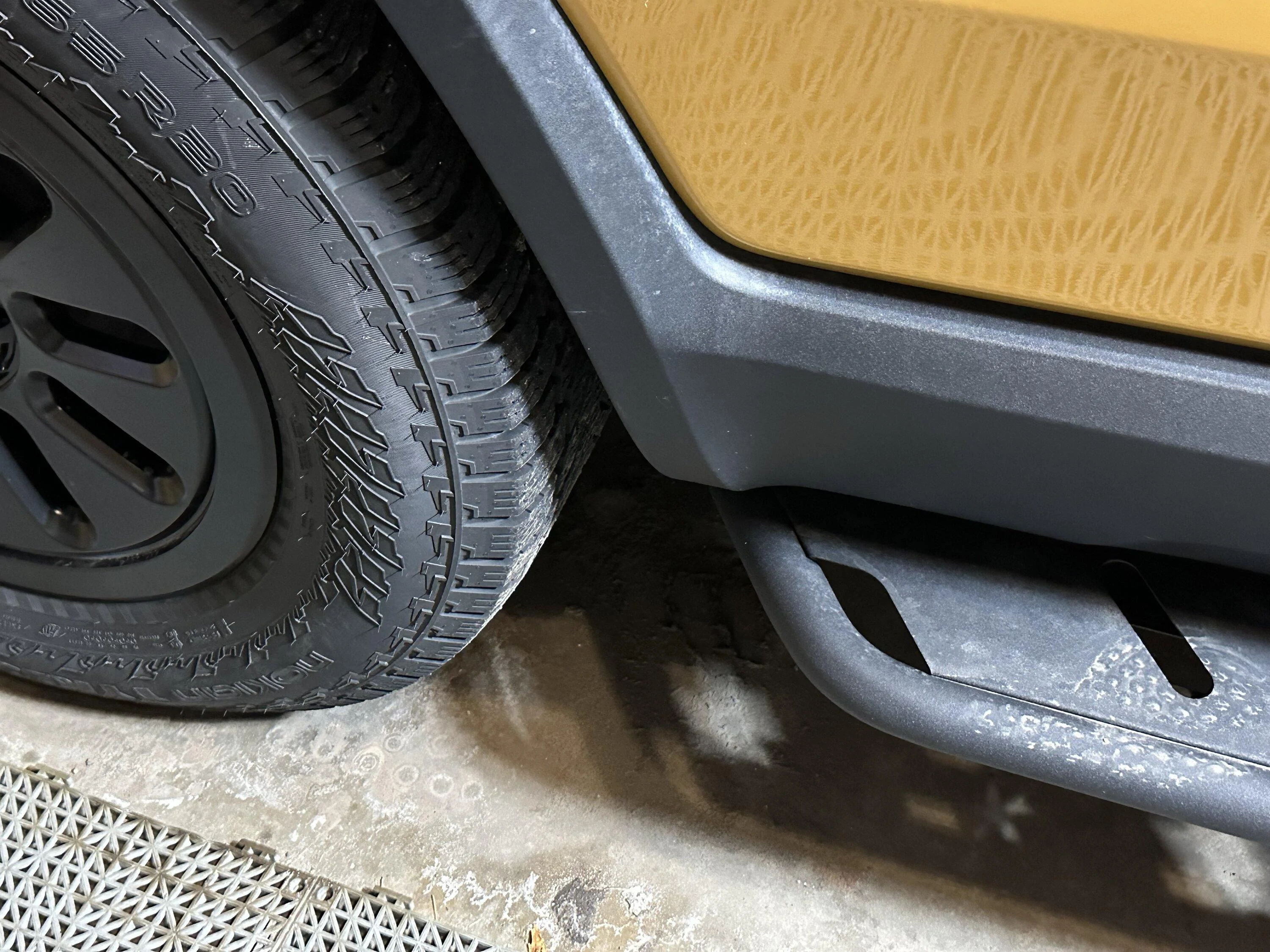 Rivian R1T R1S Which R1S Running Boards? back