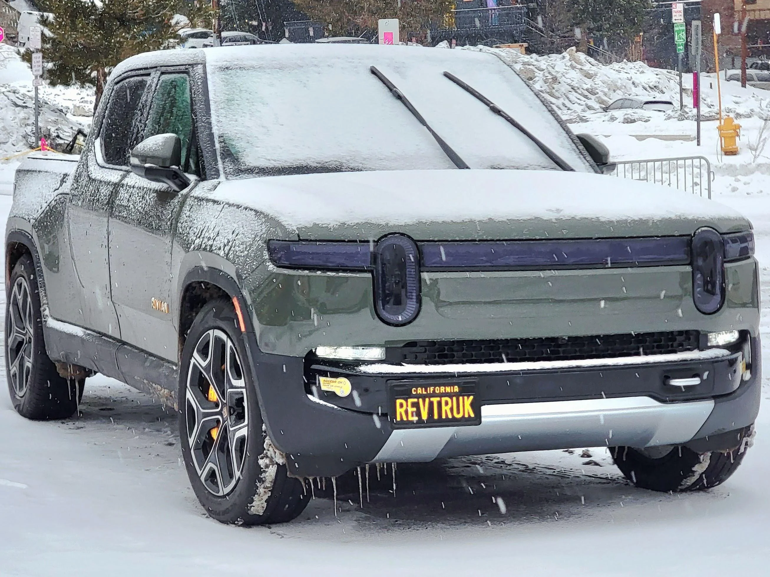 Rivian R1T R1S Show us your Rivian vanity plates! 20230130_161716