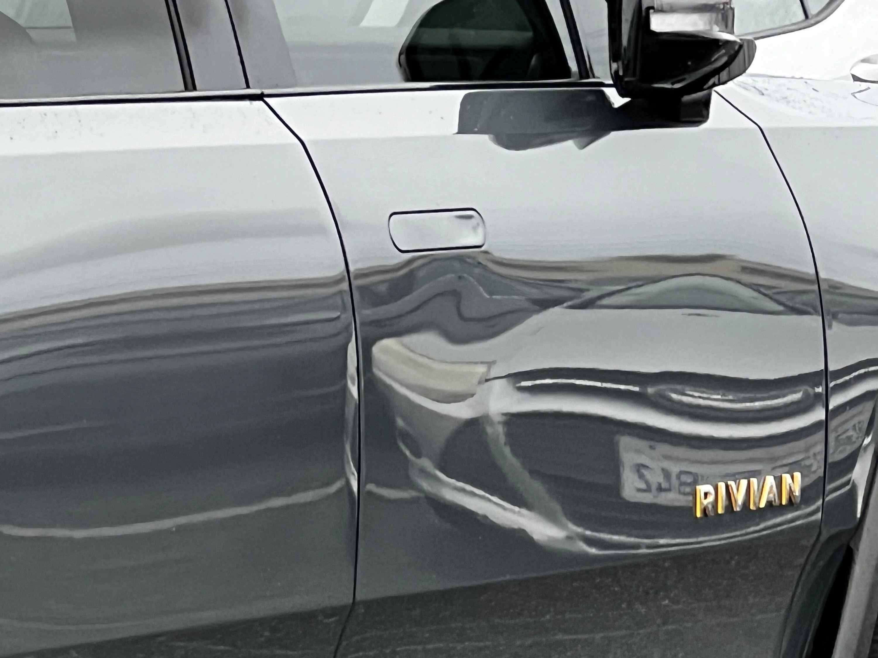 Rivian R1T R1S Aluminum Door Panel warping IMG_4091