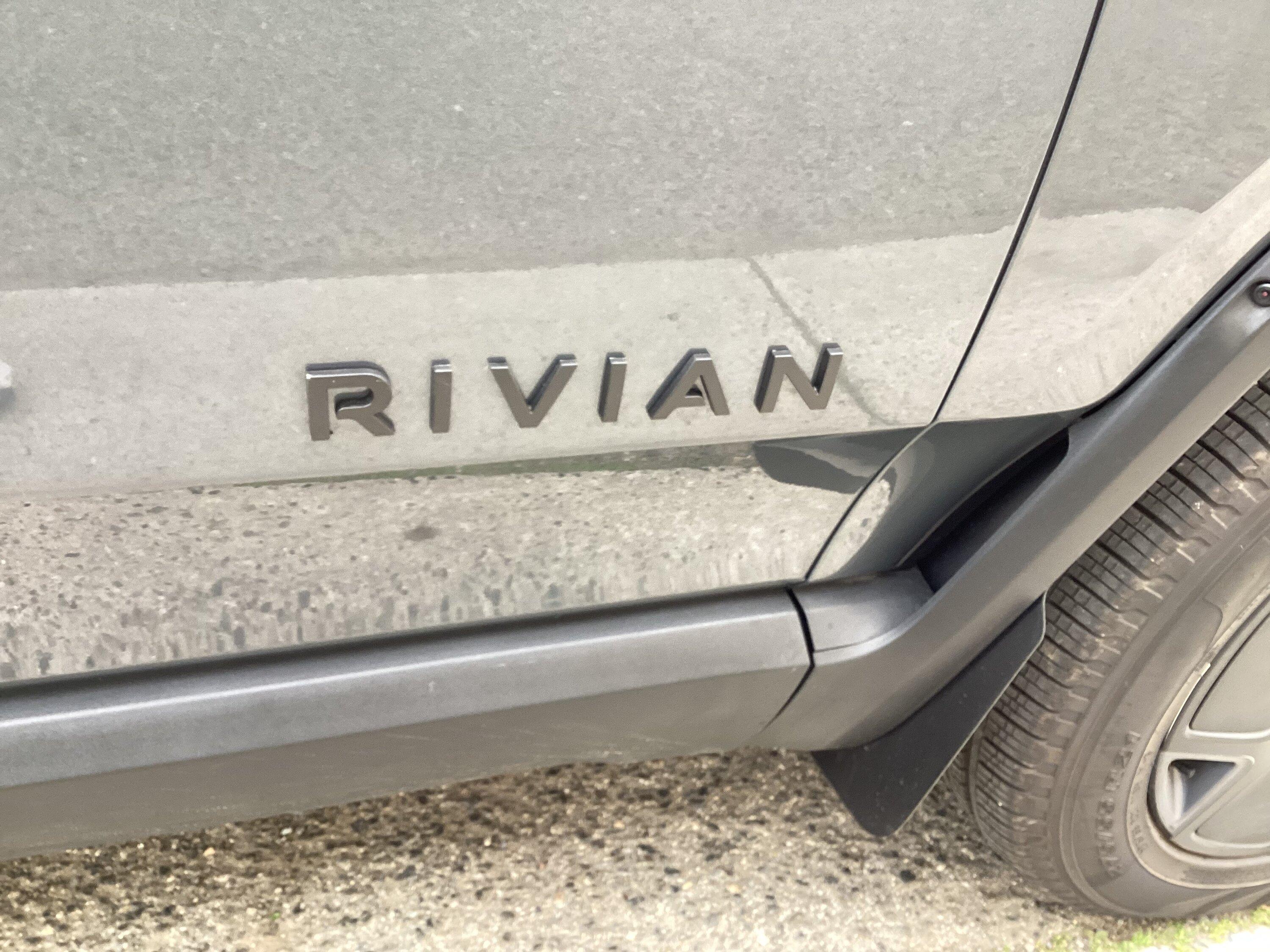 Rivian R1T R1S Anyone remove the chrome trim on the R1S? IMG_0009