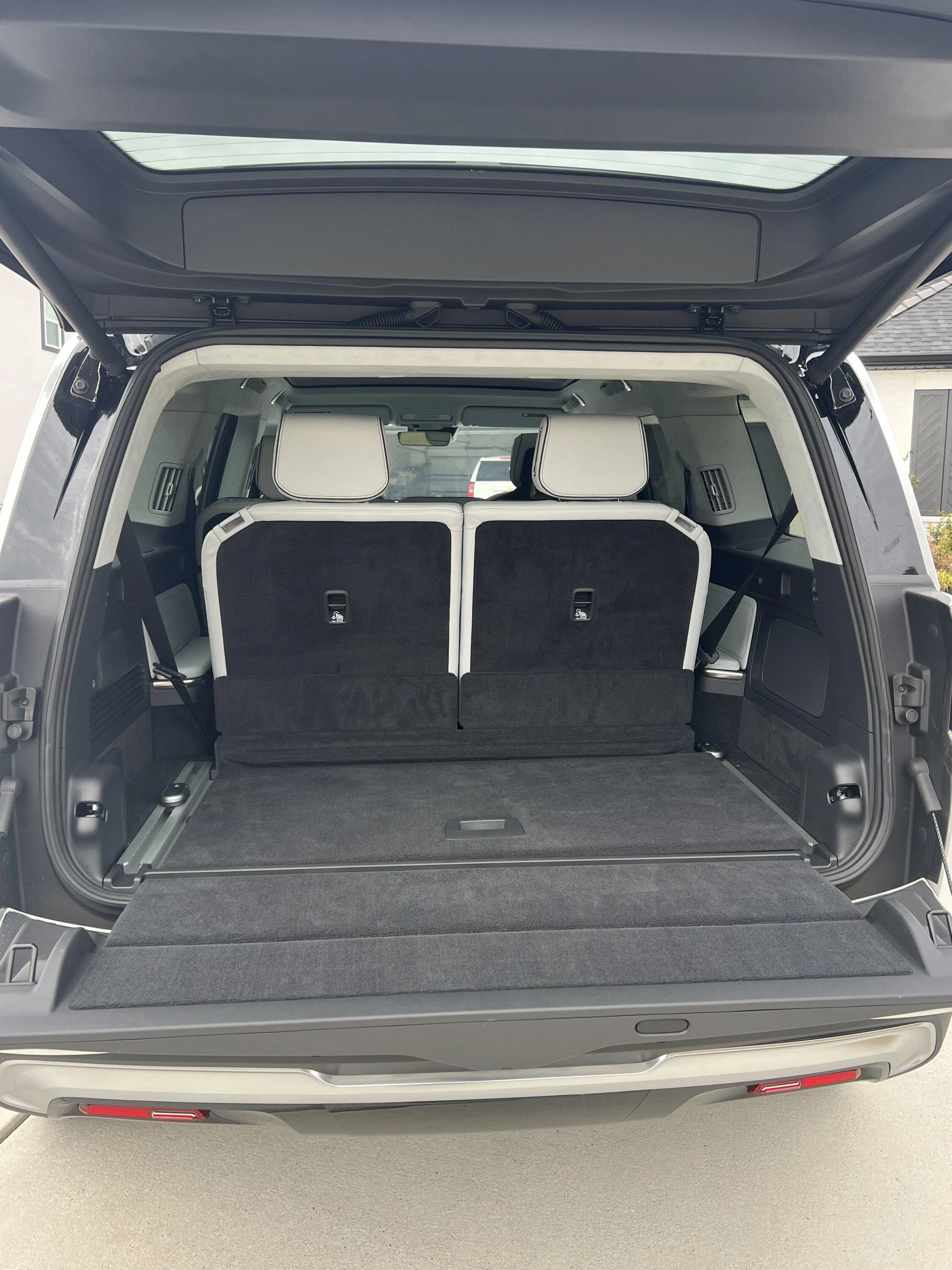 Rivian R1T R1S 2023 R1S $81,900 IMG_3026