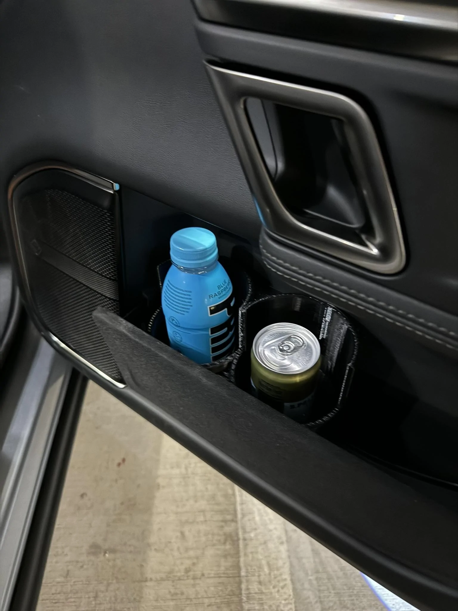 Rivian R1T R1S 3D printed Door Bottle Holder 03 (1)