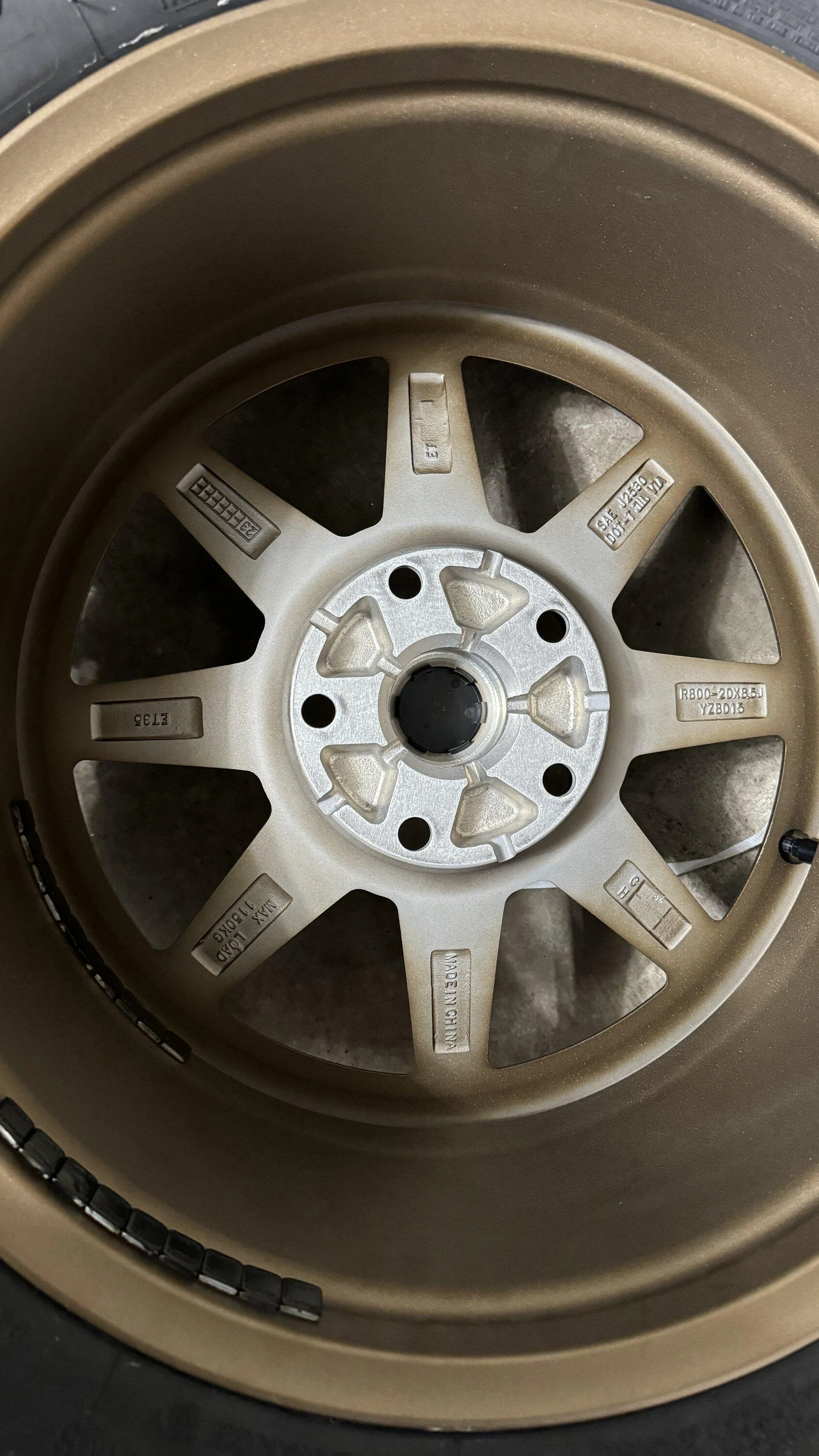 Rivian R1T R1S Switched from 22" Darks to 20" EV1 R800 Wheels (bronze) + KO2 275/60 Tires IMG_0466