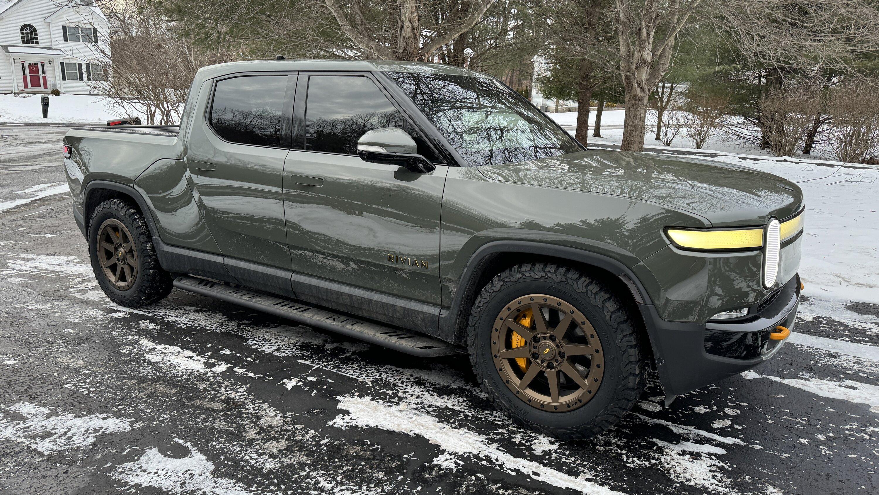 Rivian R1T R1S Switched from 22" Darks to 20" EV1 R800 Wheels (bronze) + KO2 275/60 Tires IMG_0479