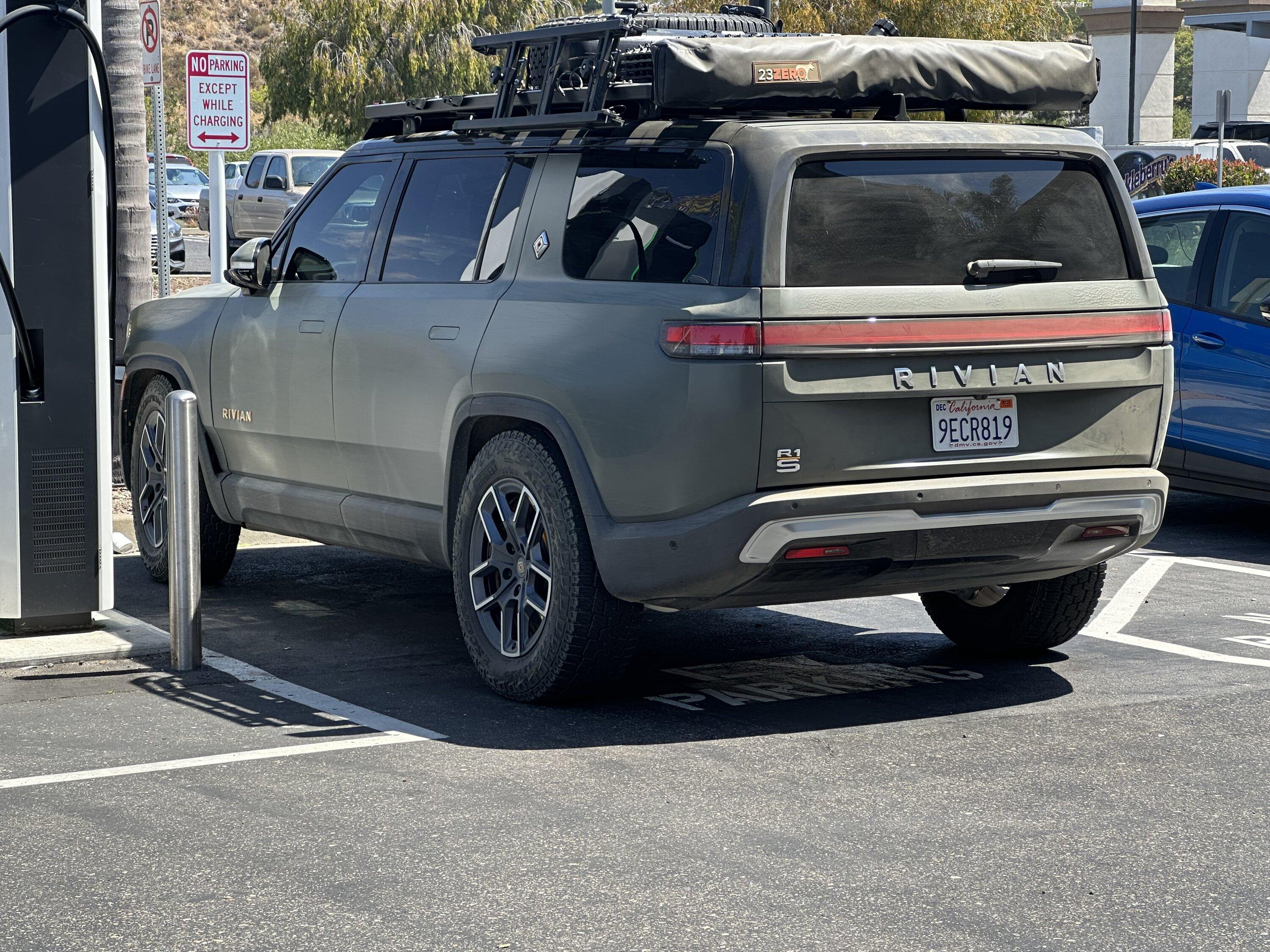 Rivian R1T R1S Evlander R1T Spotted at Pismo Beach EA 1706061956982