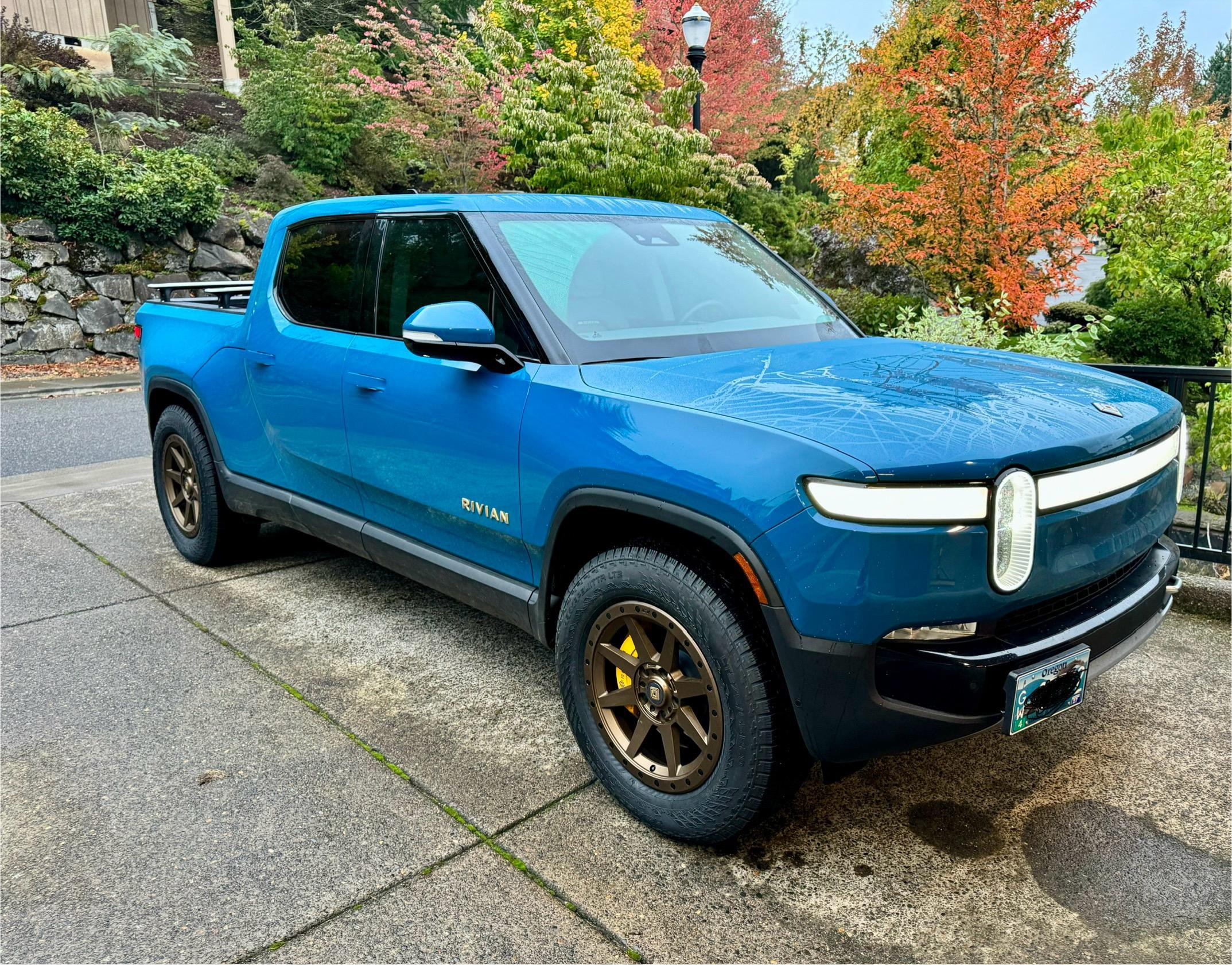 Rivian R1T R1S Switched from 22" Darks to 20" EV1 R800 Wheels (bronze) + KO2 275/60 Tires IMG_0048