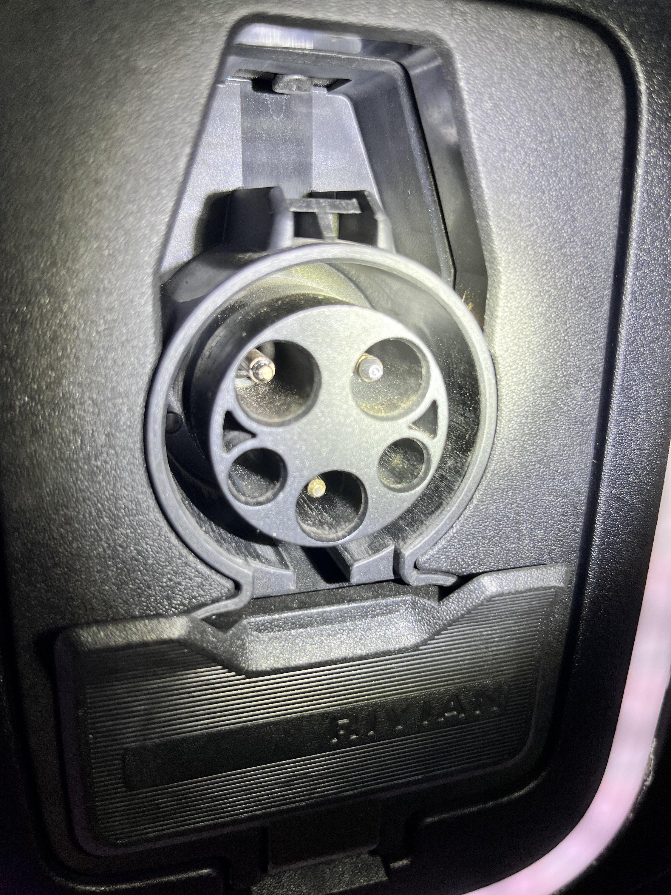 Rivian R1T R1S Rivian Wall Charger Keeps Dropping to reduced level IMG_4323