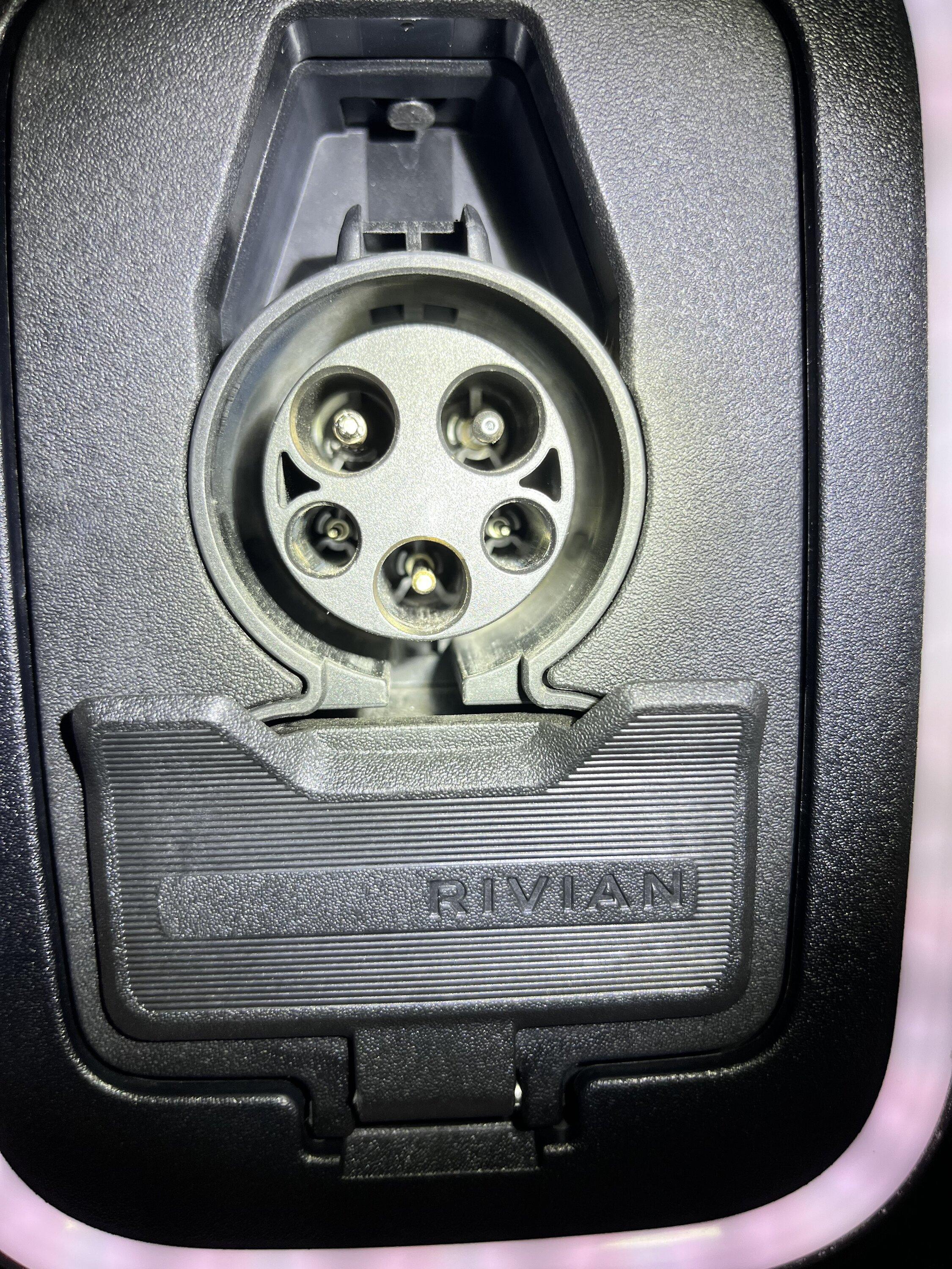 Rivian R1T R1S Rivian Wall Charger Keeps Dropping to reduced level IMG_4322