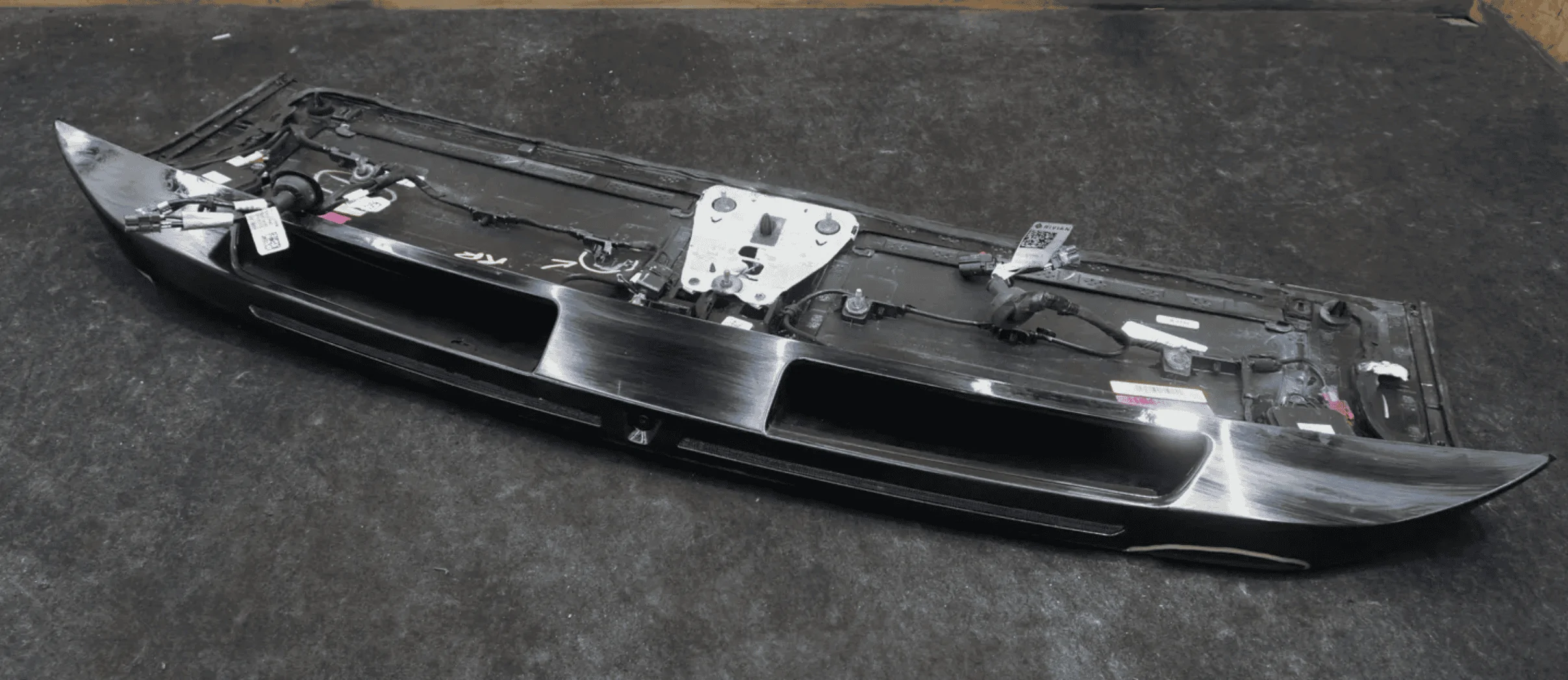 Rivian R1T R1S Antenna meets garage door 1706632830649