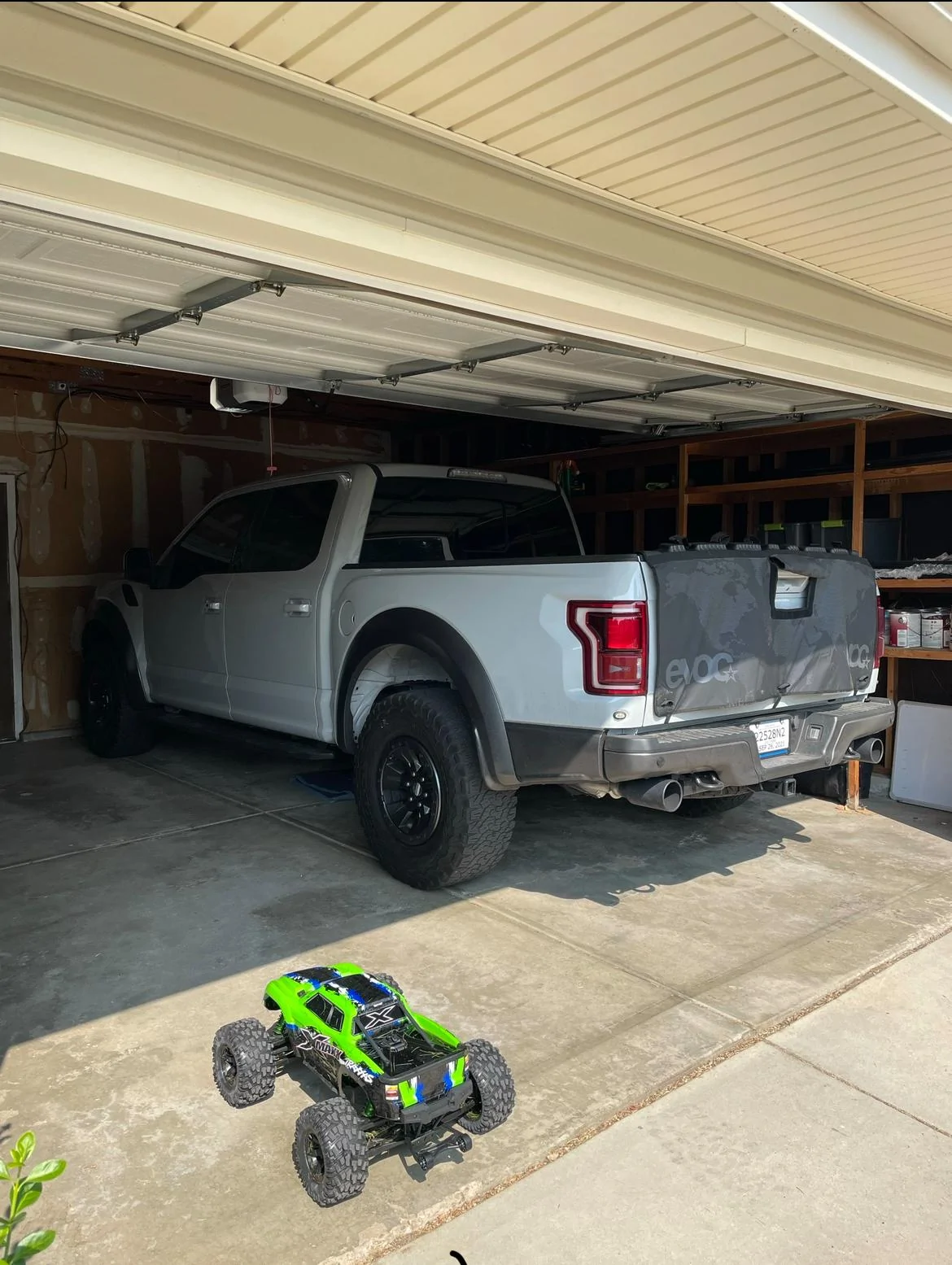 Rivian R1T R1S Traxxas RC Truck + Rivian R1T body IMG_5085