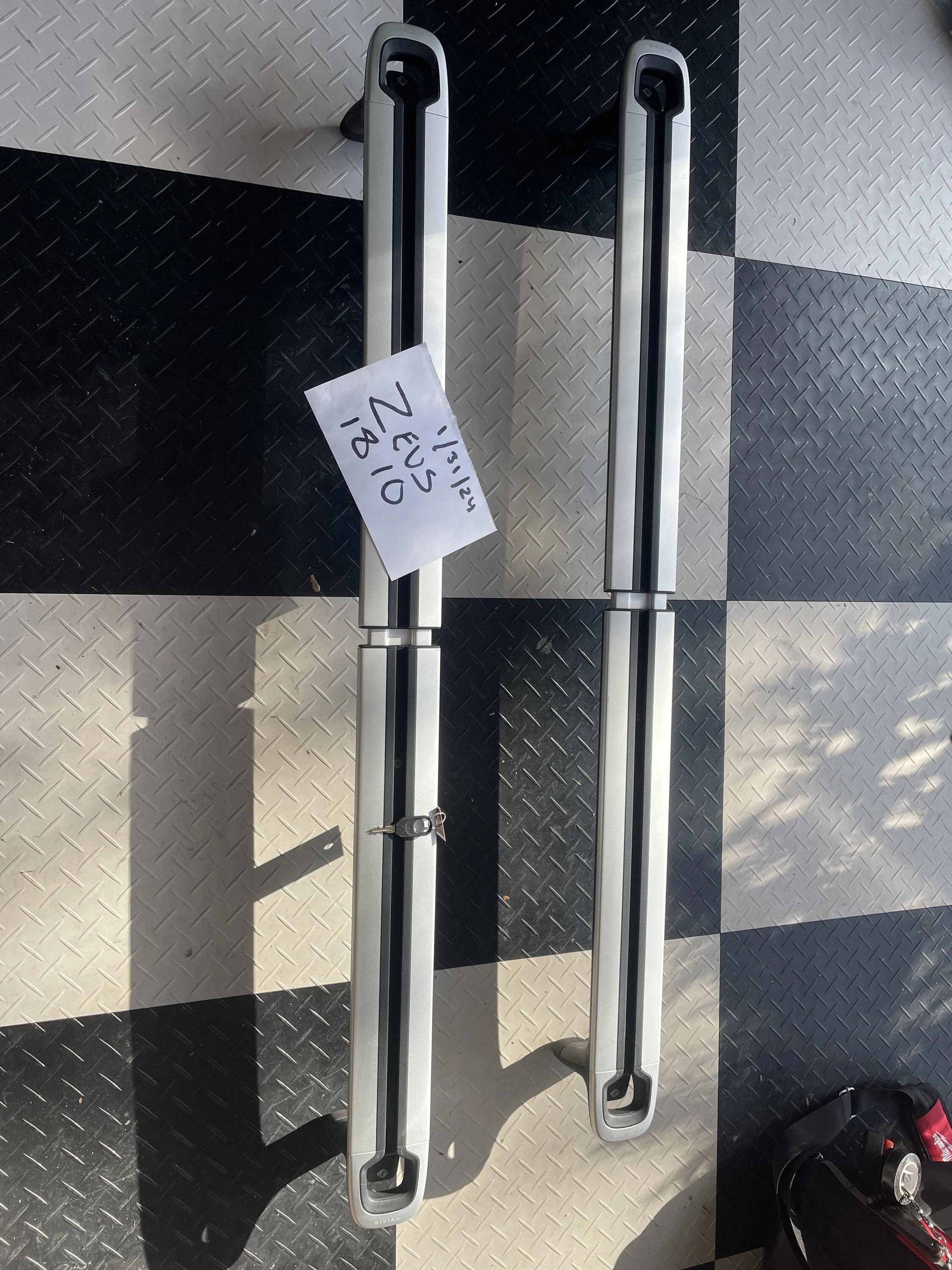 Rivian R1T R1S Rivian Cargo Crossbars for sale imag