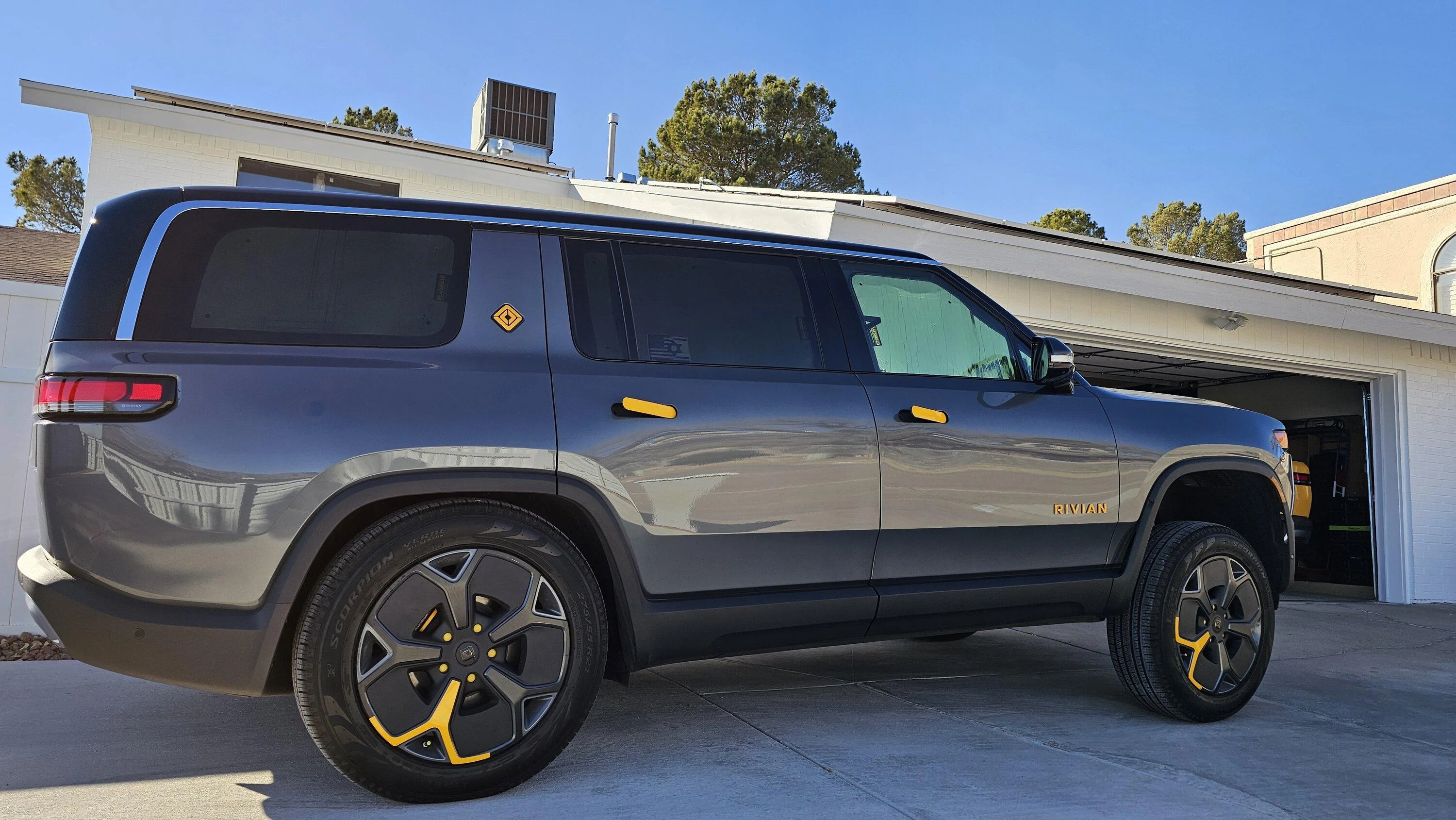 Rivian R1T R1S Kneel Mode stresses suspension? 20240127_150426