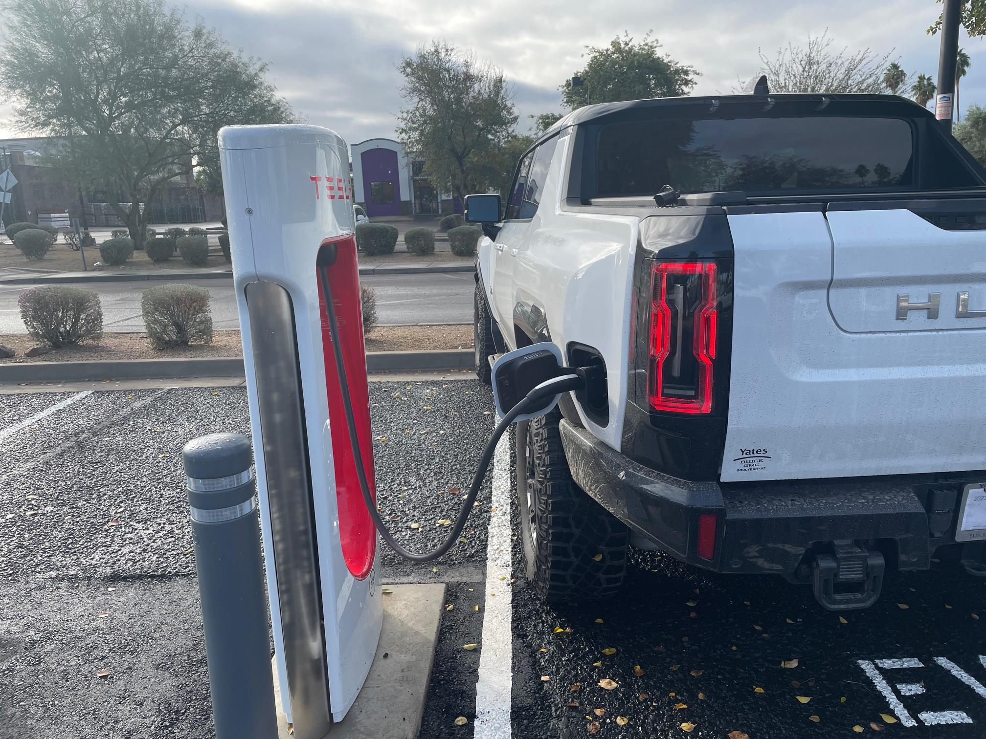 Rivian R1T R1S Ford CEO announces “magic dock” adapter around the corner! T1