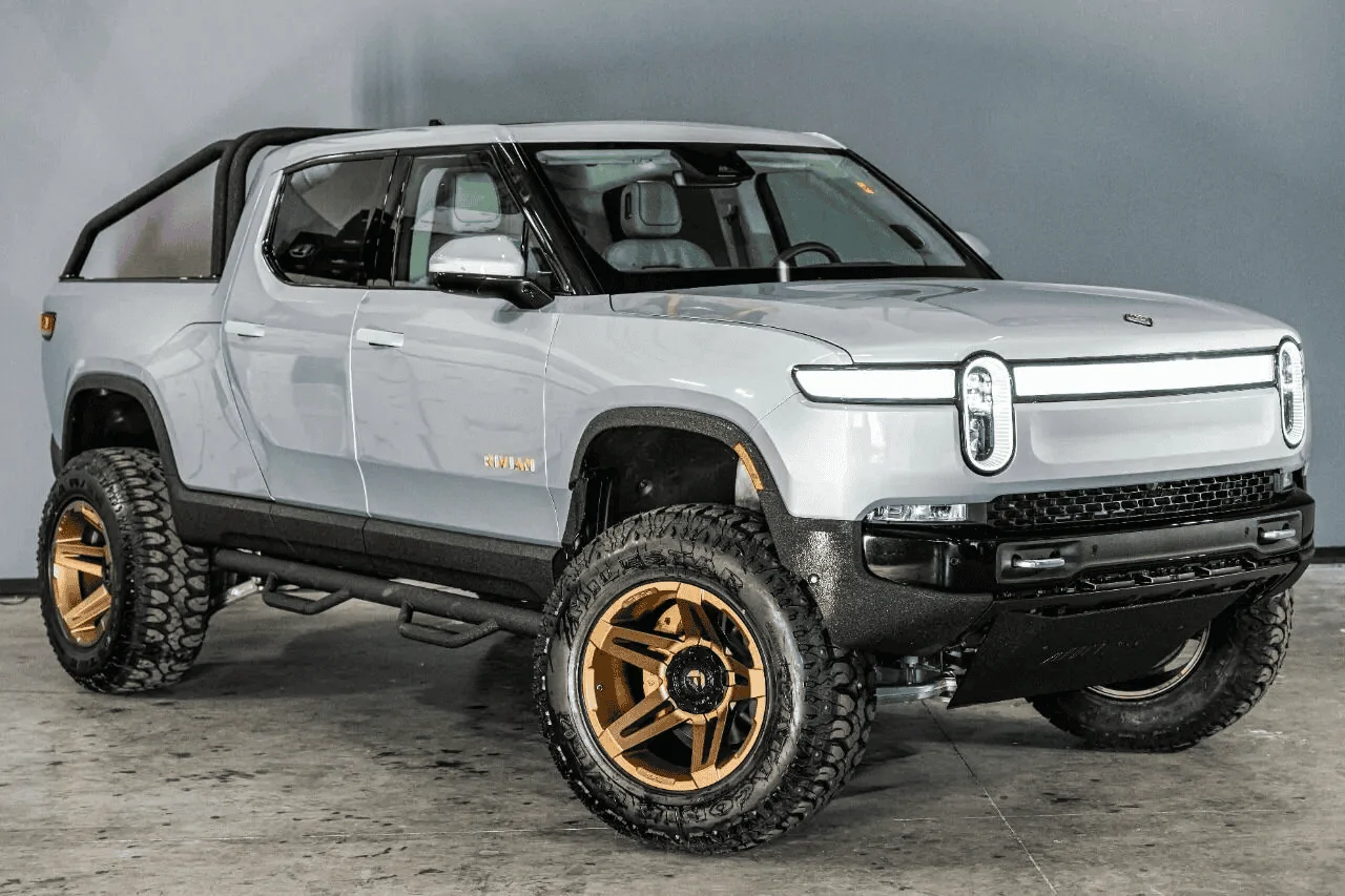 Rivian R1T R1S Interesting R1T Build 1706721438955