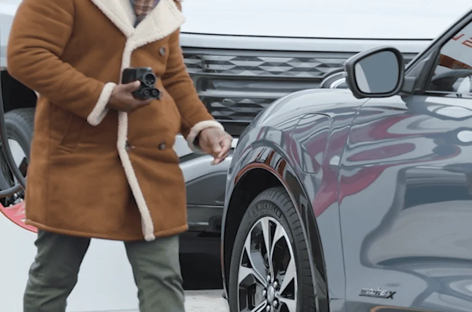 Rivian R1T R1S Ford CEO announces “magic dock” adapter around the corner! 1706725152594