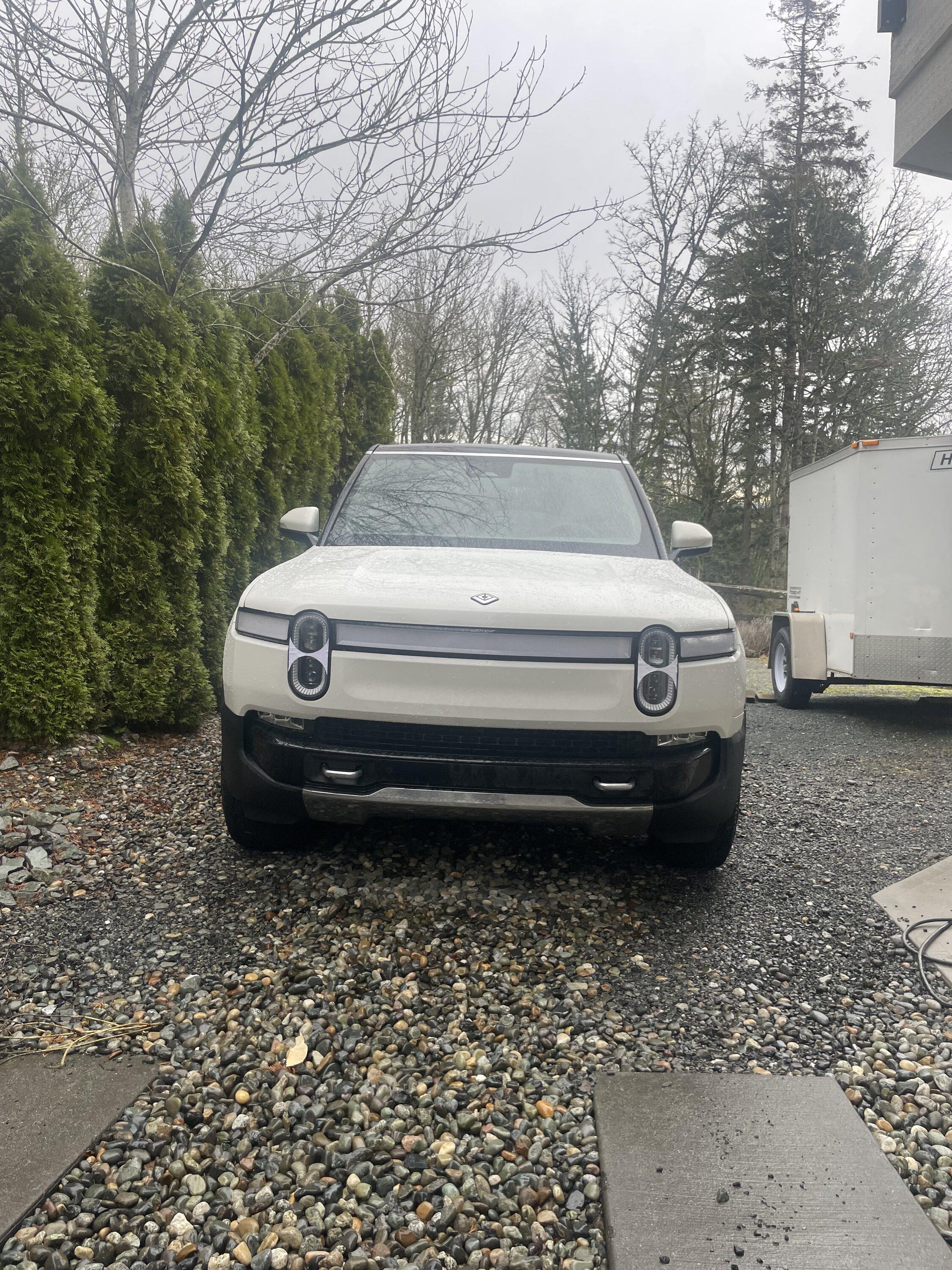 Rivian R1T R1S UPDATE: Blackout lightbar decal added + applied vinyl to break up the controversial front end on my Rivian IMG_3923