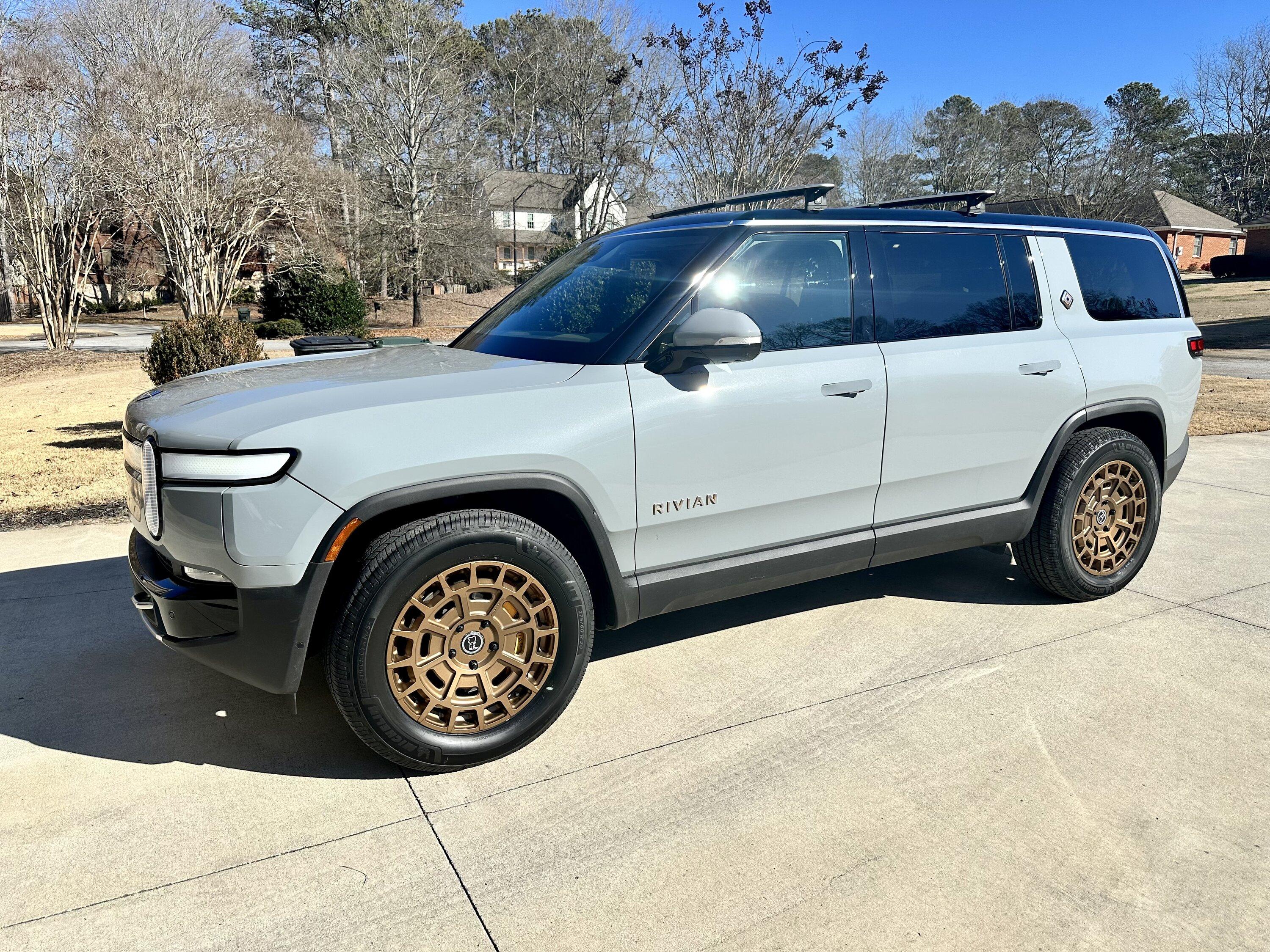 Rivian R1T R1S Black Rhino Voltaic 20" in Bronze on Limestone R1S 1706932894380