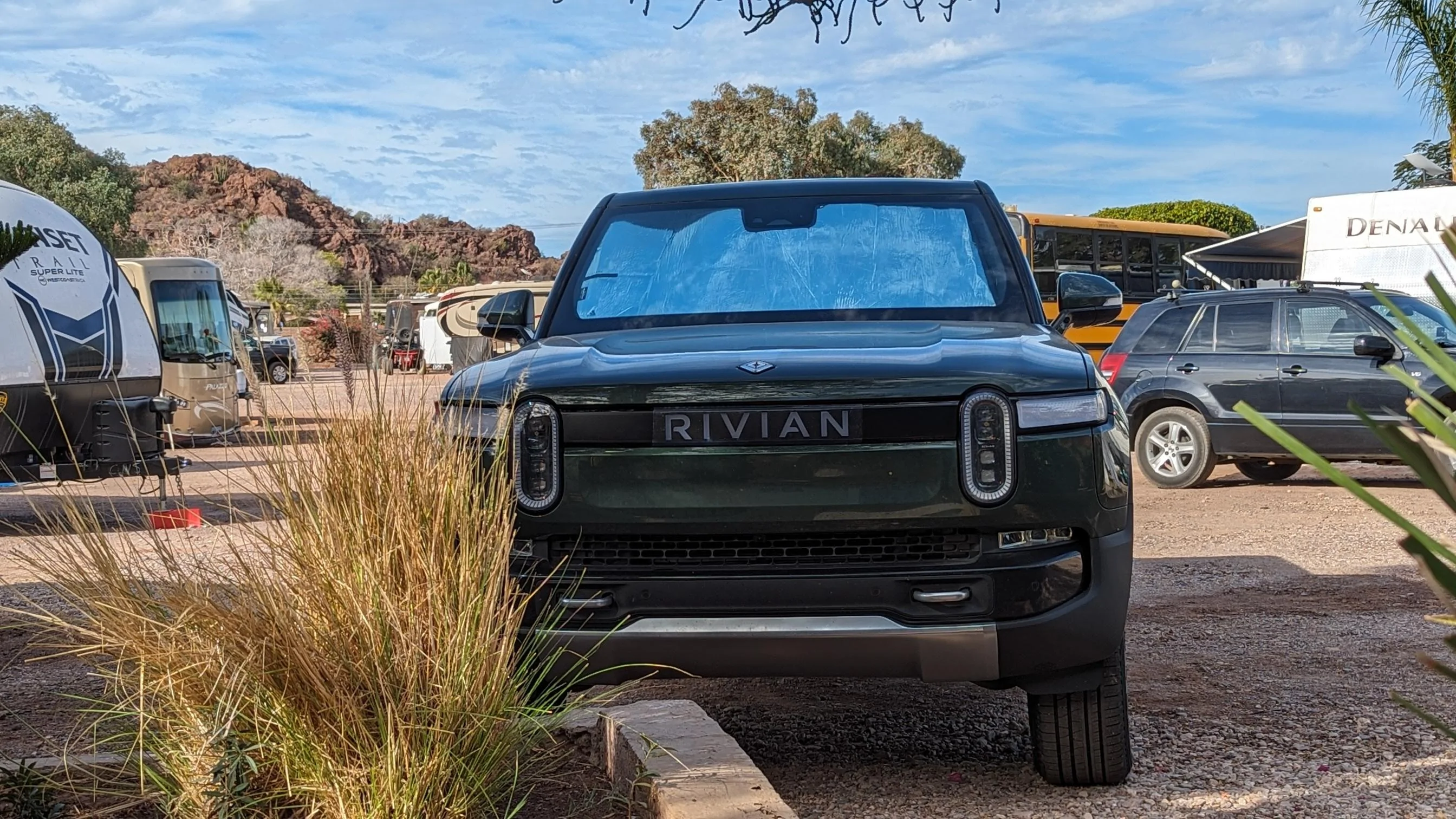Rivian R1T R1S UPDATE: Blackout lightbar decal added + applied vinyl to break up the controversial front end on my Rivian 1000001519