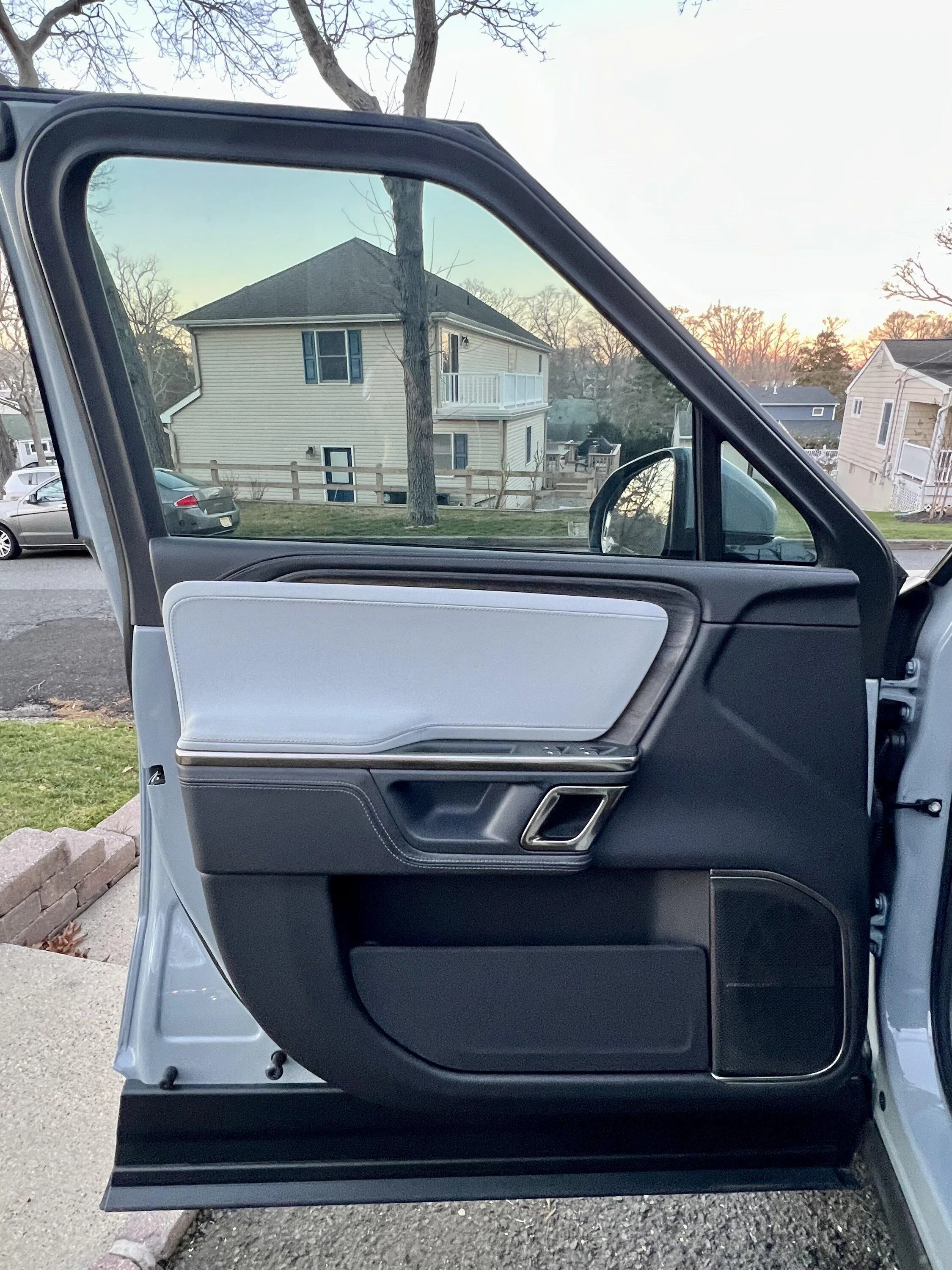 Rivian R1T R1S 2023 R1T Quad - Limestone "Stealth" - OC + Dark Ash Interior IMG_4593