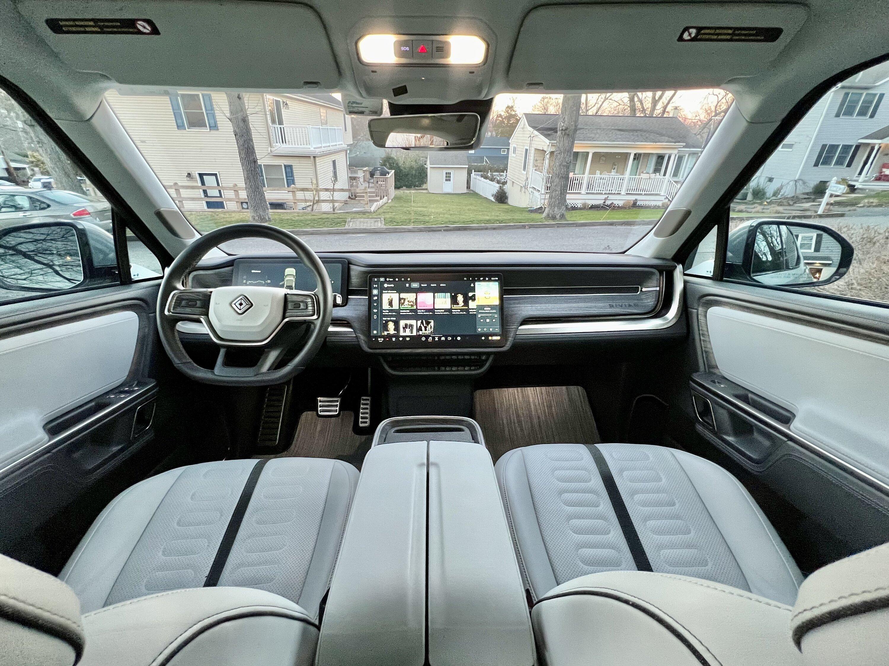Rivian R1T R1S 2023 R1T Quad - Limestone "Stealth" - OC + Dark Ash Interior IMG_4596