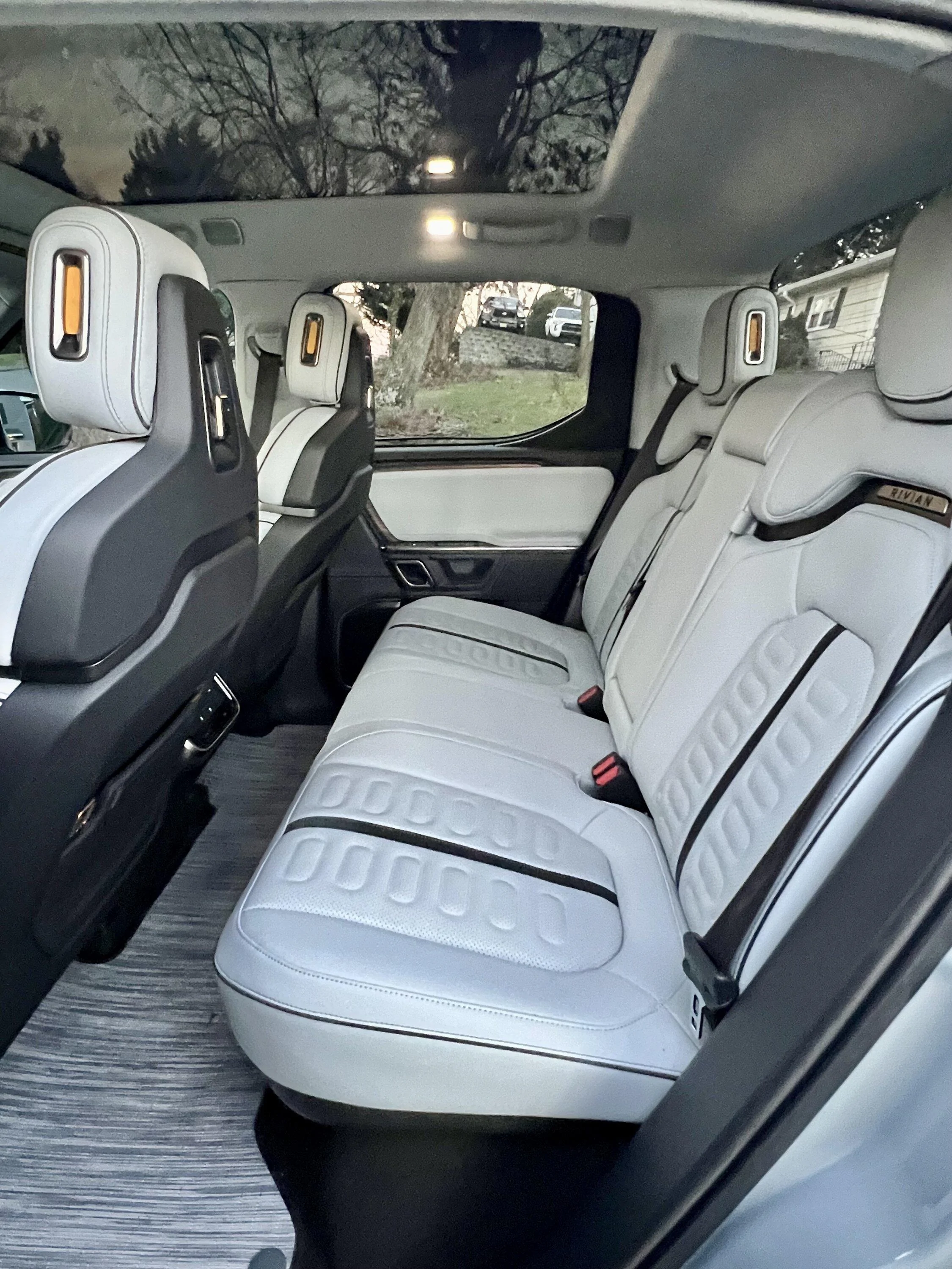 Rivian R1T R1S 2023 R1T Quad - Limestone "Stealth" - OC + Dark Ash Interior IMG_4607